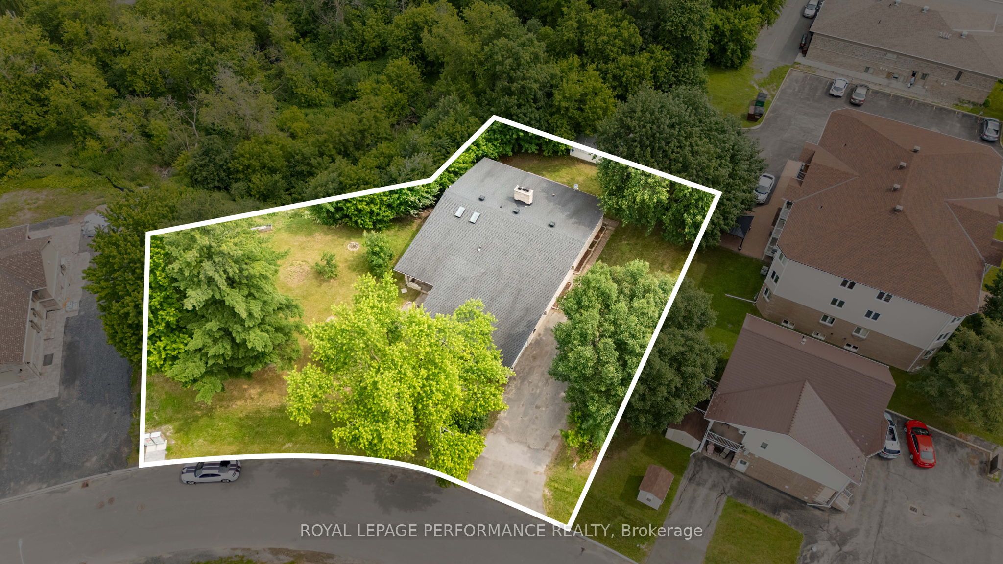 438 Voyageur Place Property Photo 6