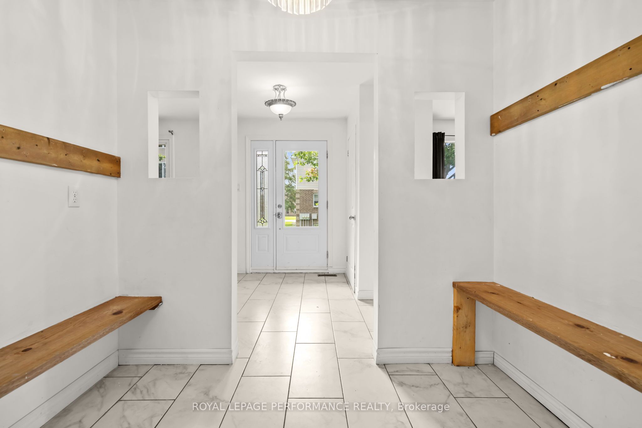 438 Voyageur Place Property Photo 9