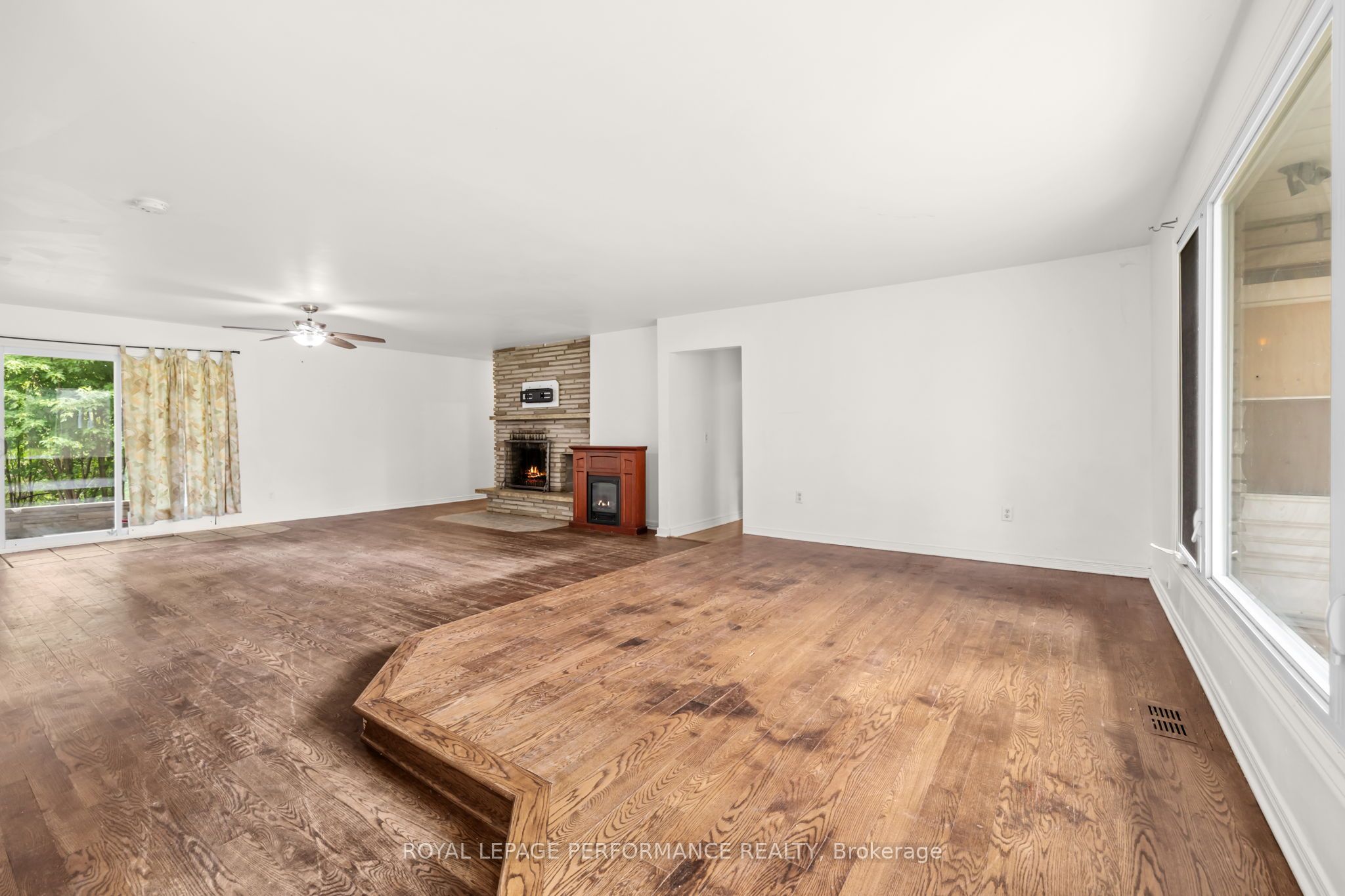438 Voyageur Place Property Photo 12