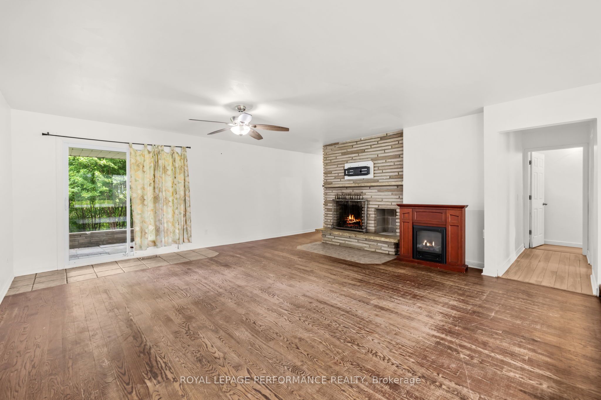 438 Voyageur Place Property Photo 14