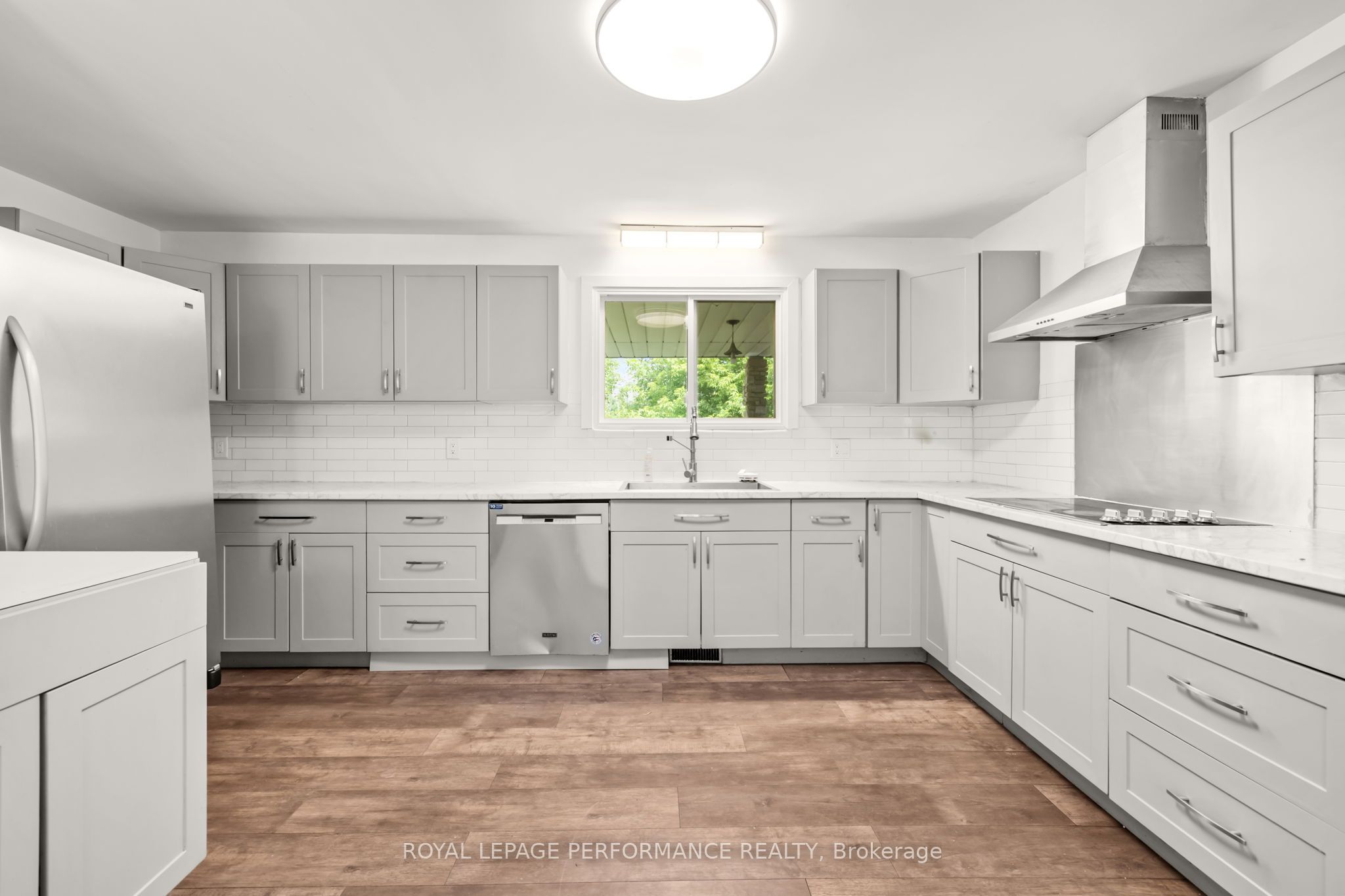 438 Voyageur Place Property Photo 21