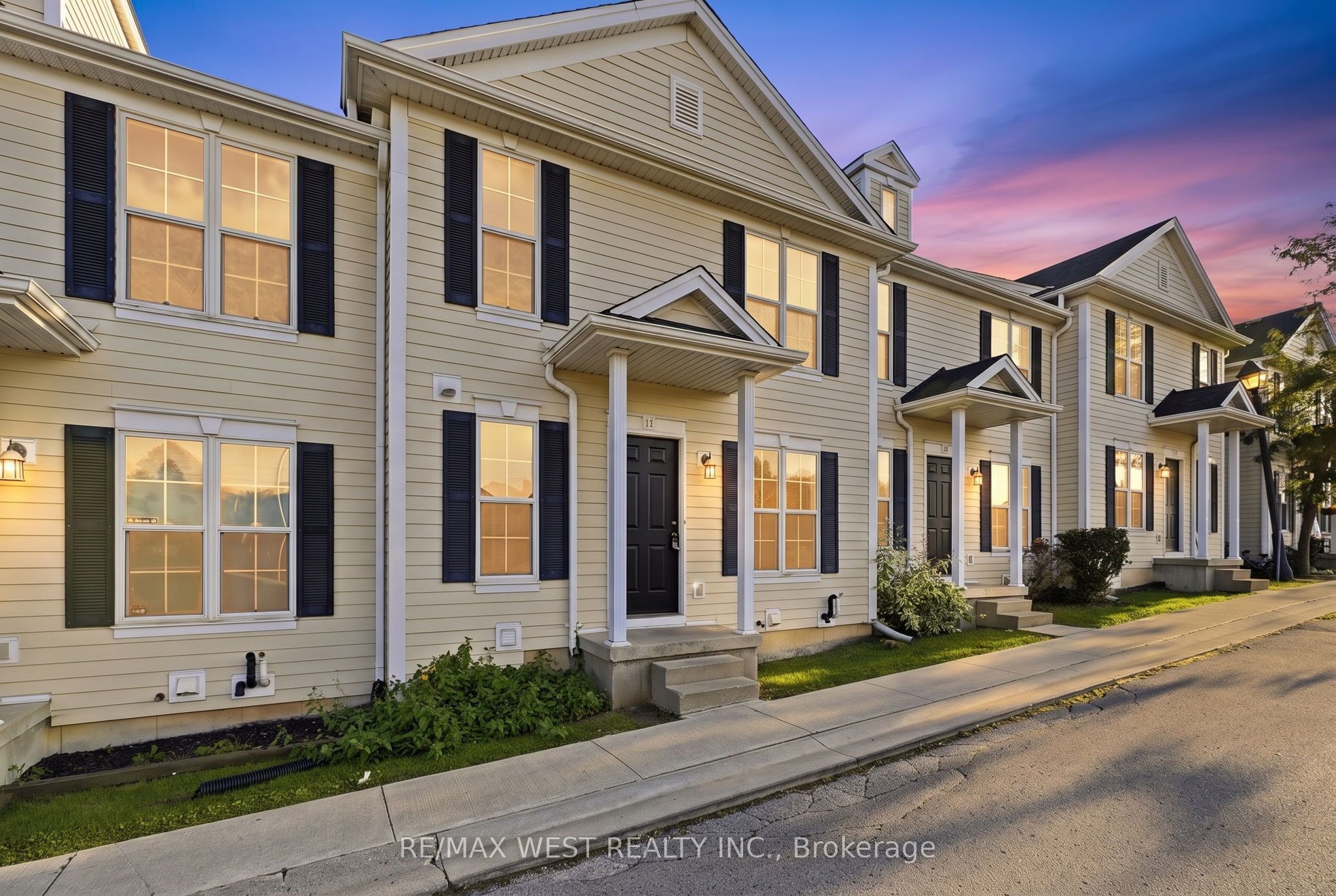 600 Sarnia Road 11