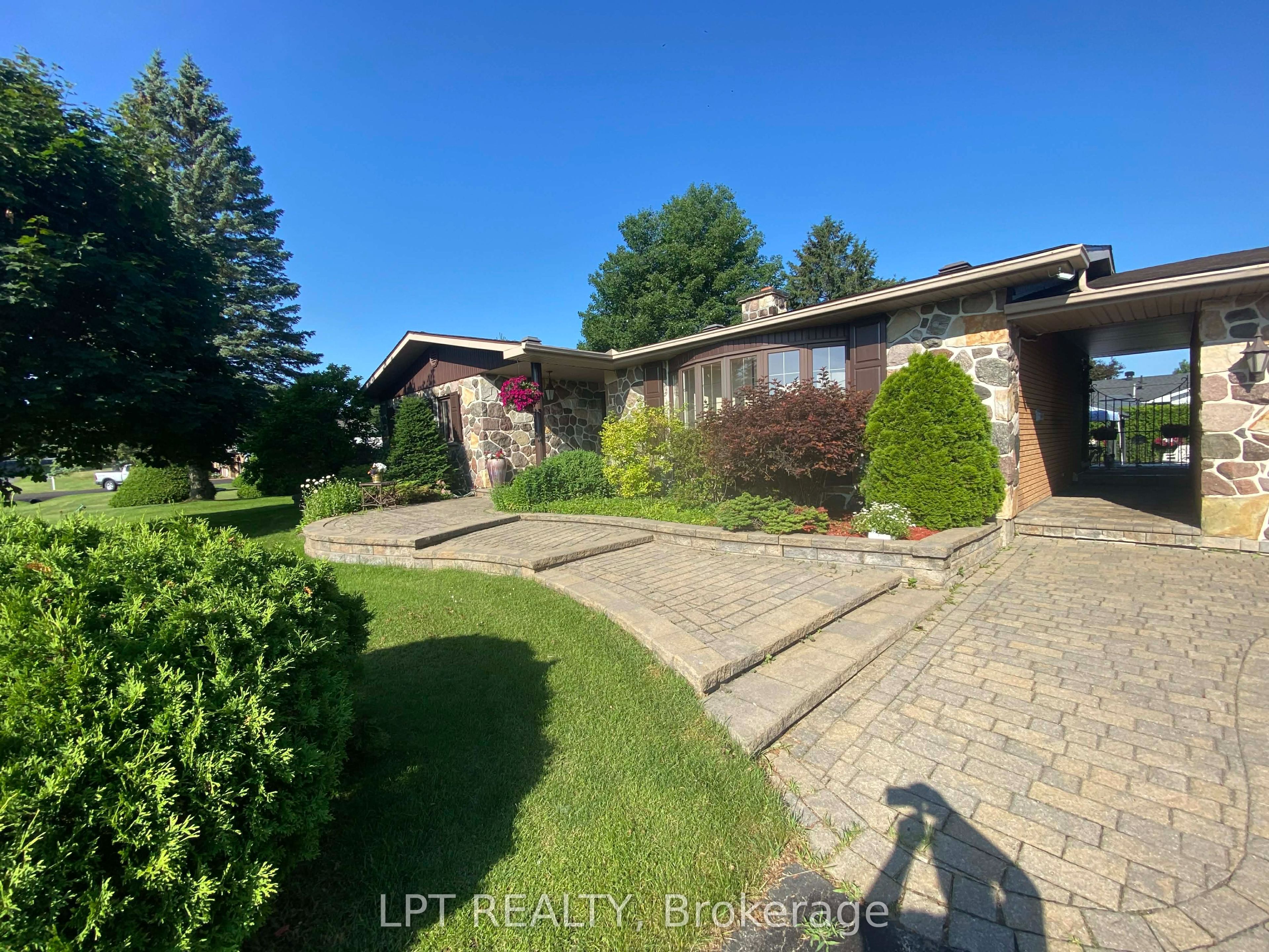 10 Orchard Street Property Photo 2