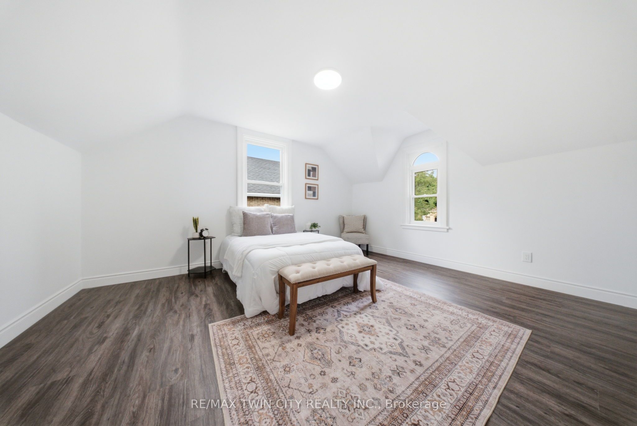 42 Peel Street Property Photo 23