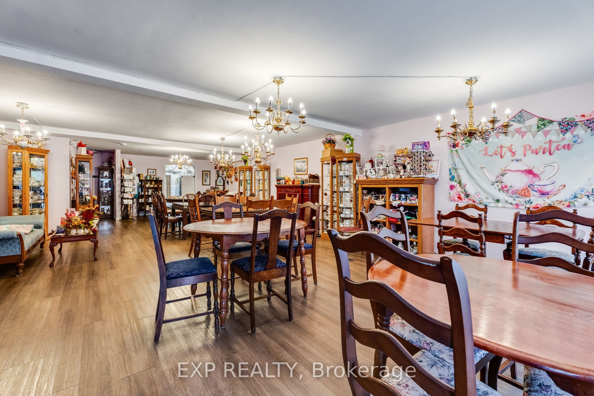 241 Grand Avenue E Property Photo 16