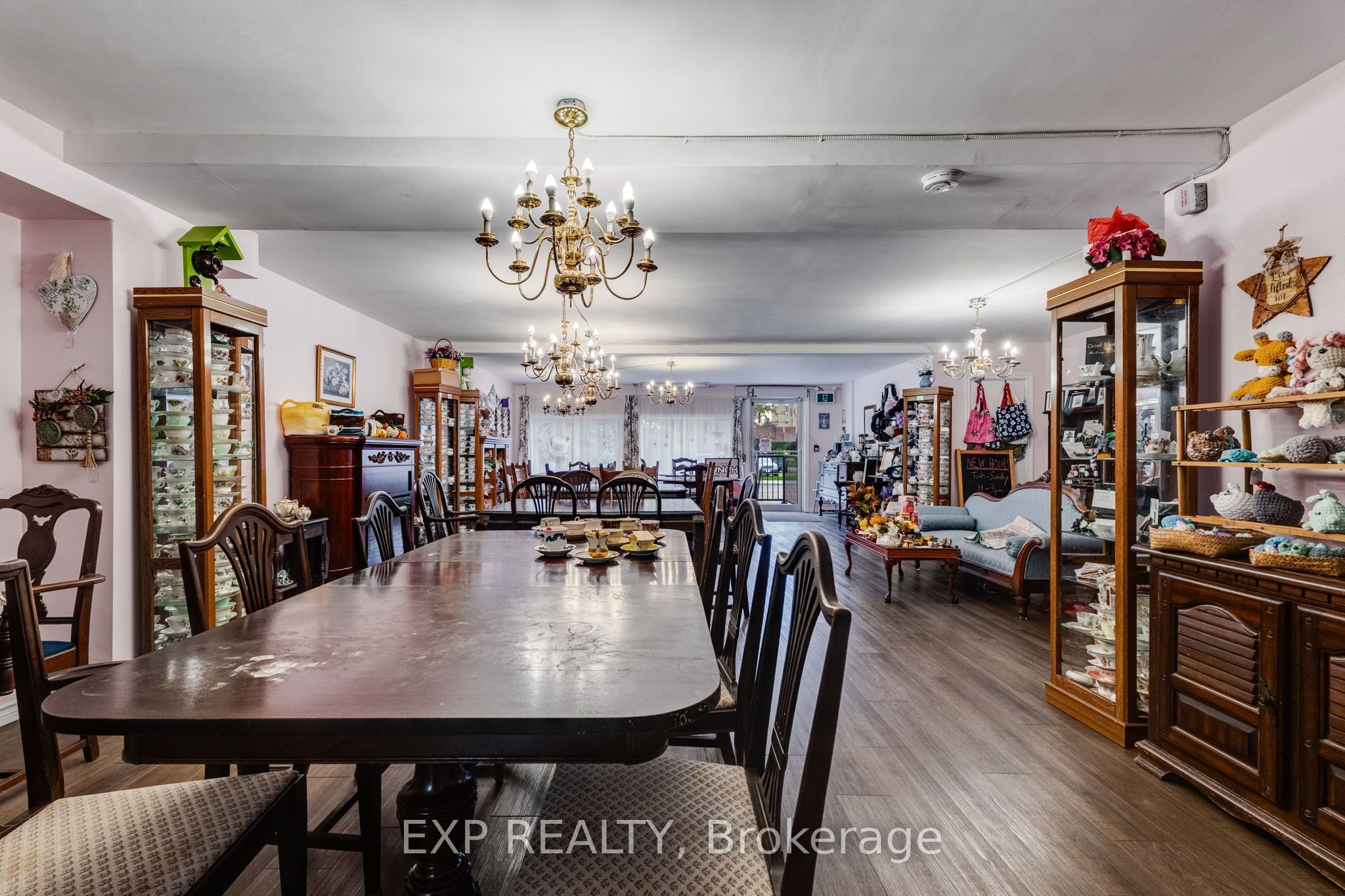 241 Grand Avenue E Property Photo 17