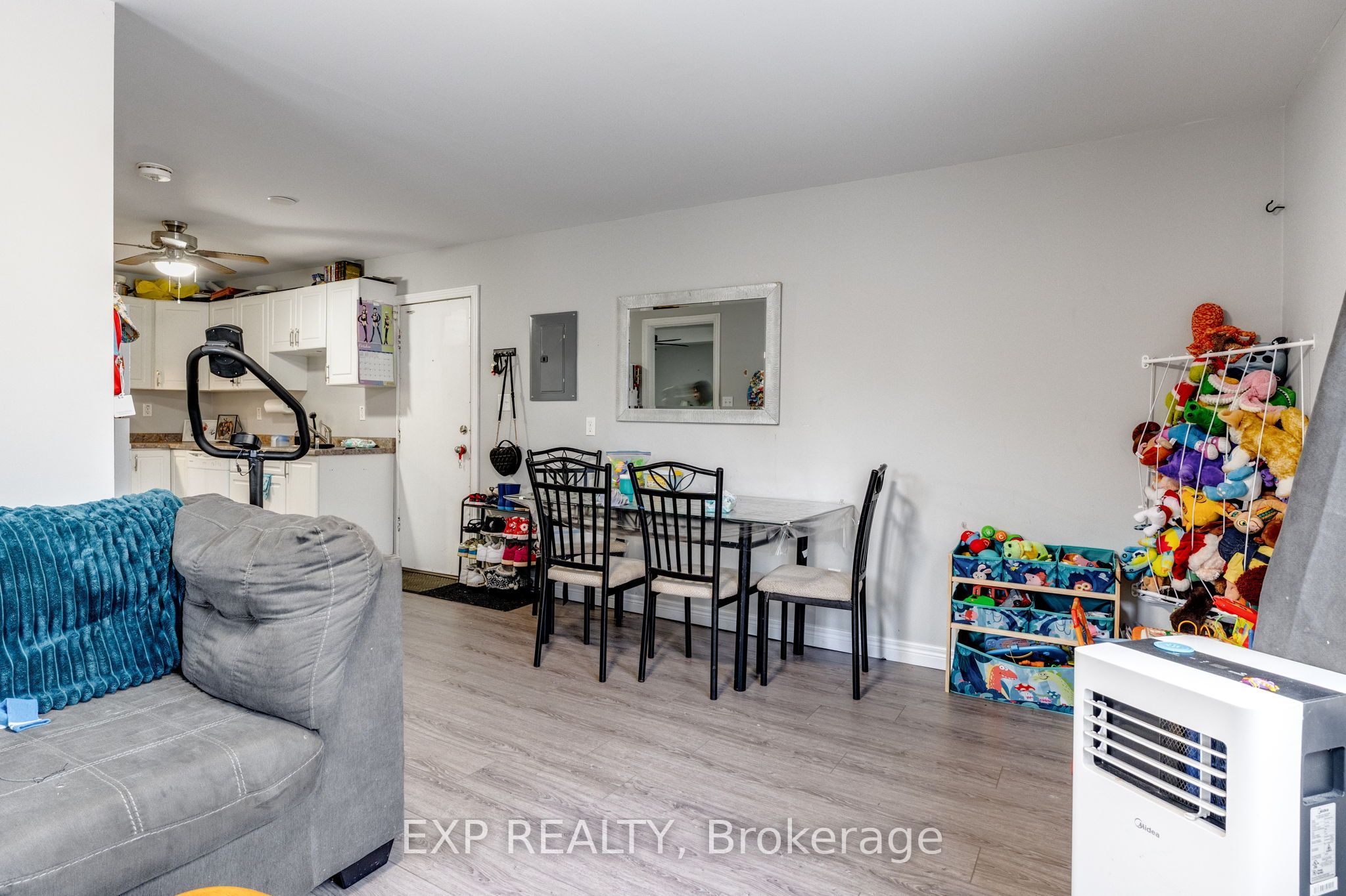 241 Grand Avenue E Property Photo 26