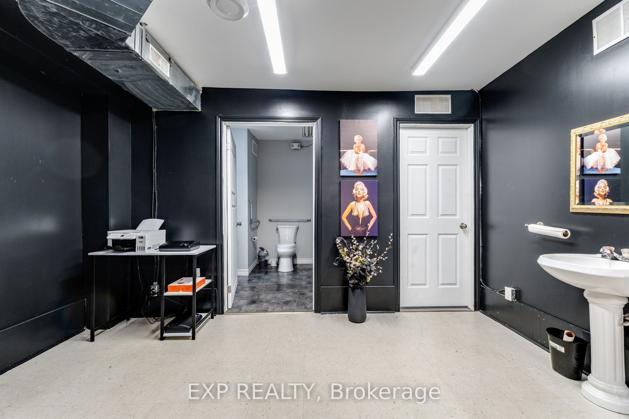 241 Grand Avenue E Property Photo 30