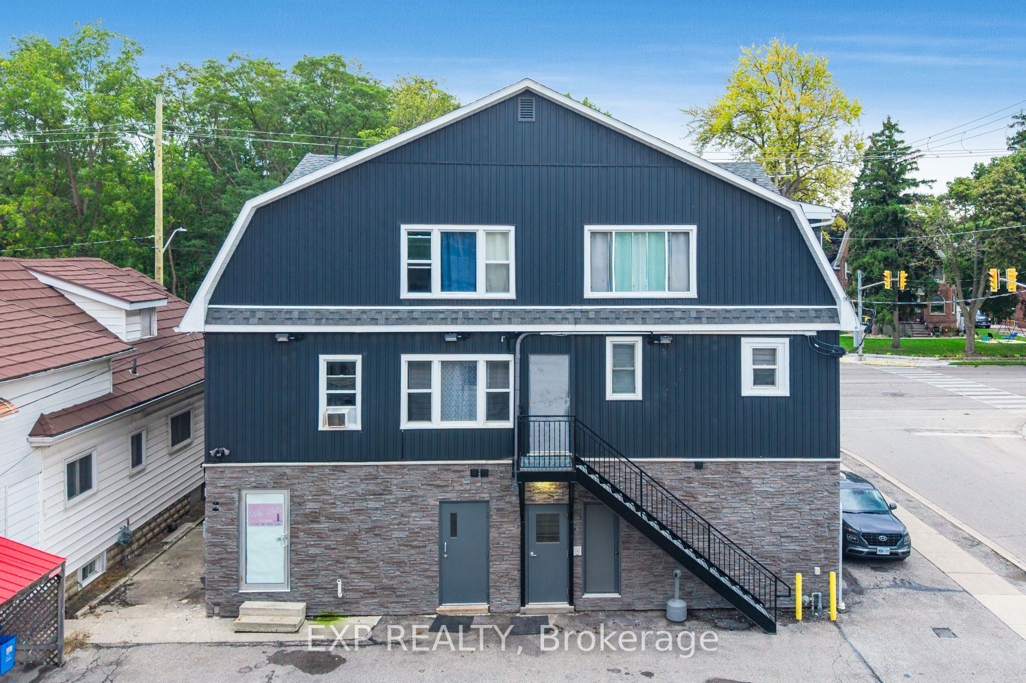 241 Grand Avenue E Property Photo 32
