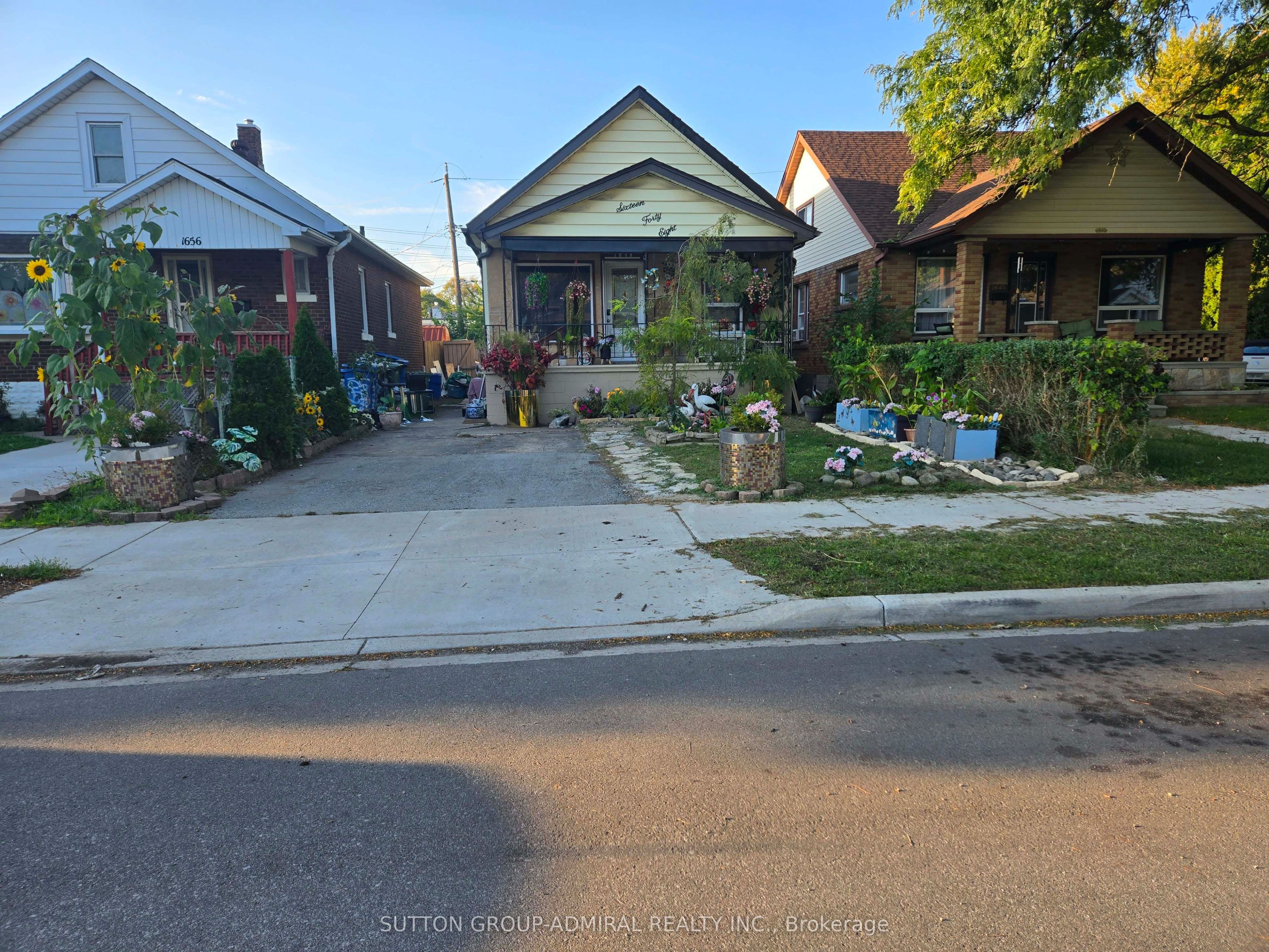 1648 Laing Street Property Photo 1