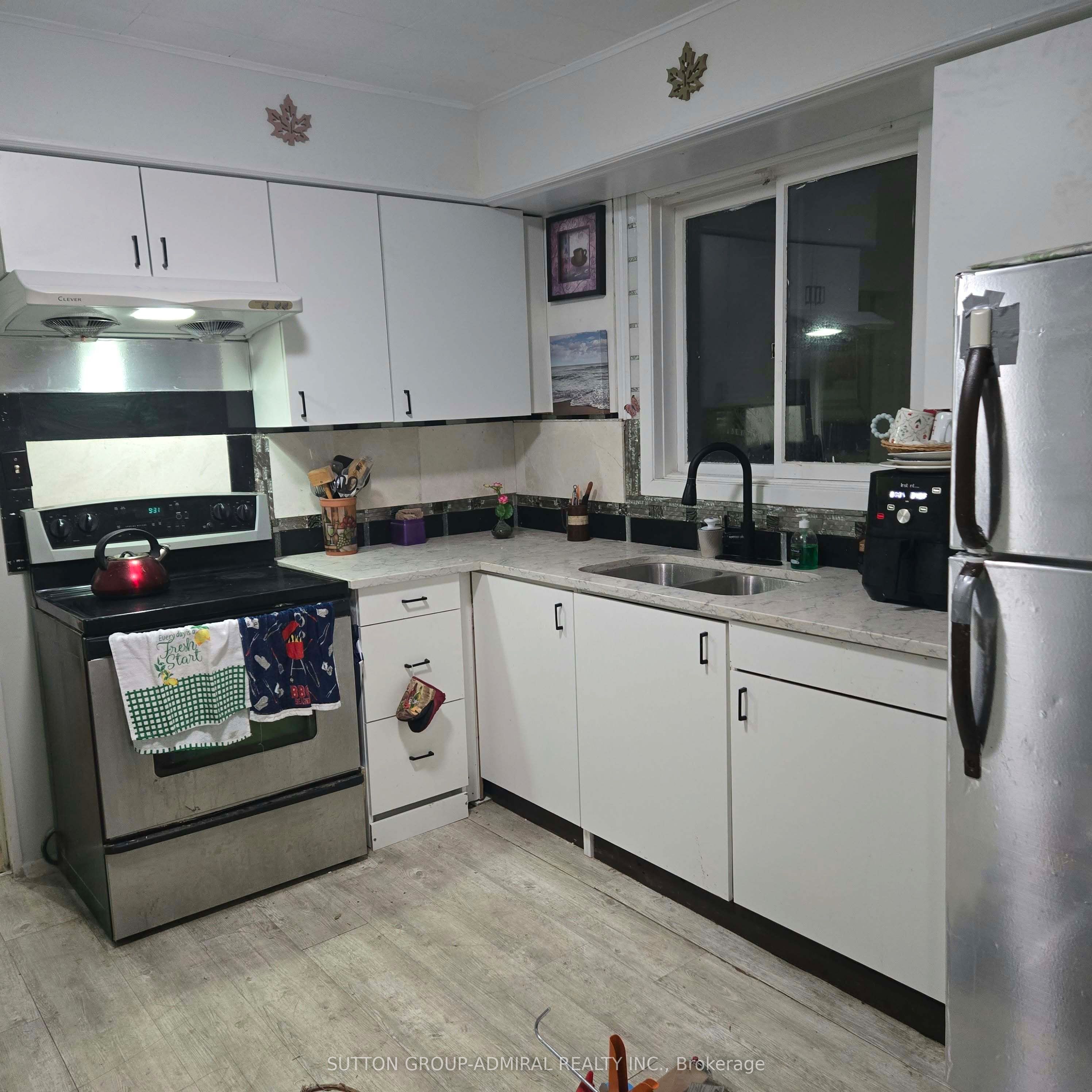 1648 Laing Street Property Photo 6
