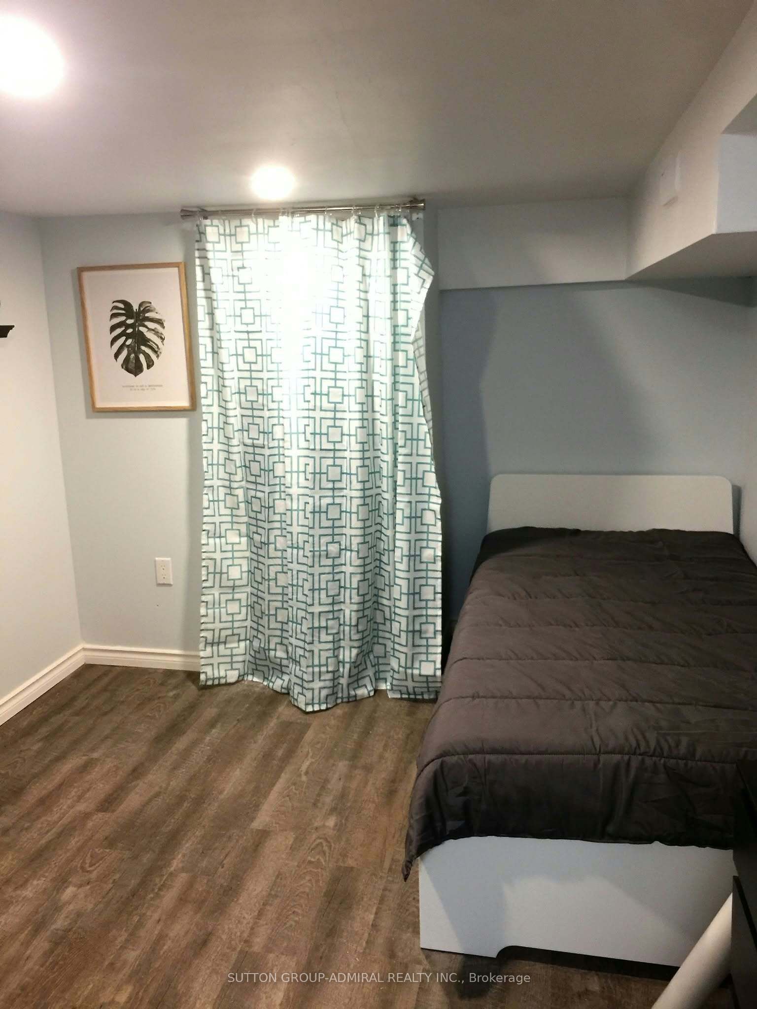 1648 Laing Street Property Photo 7