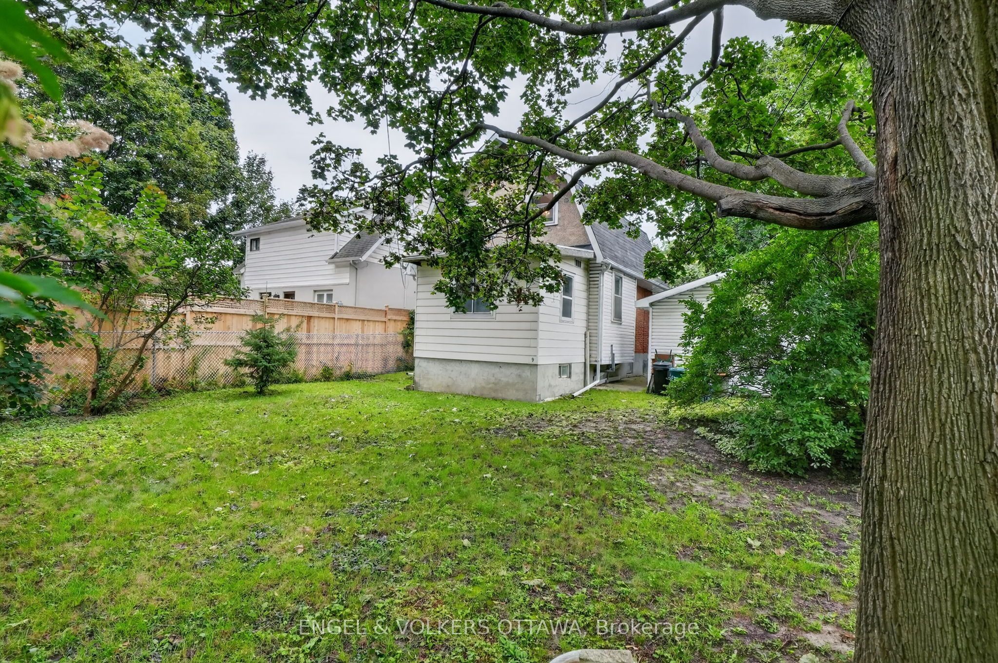 9 Geneva Street Property Photo 17