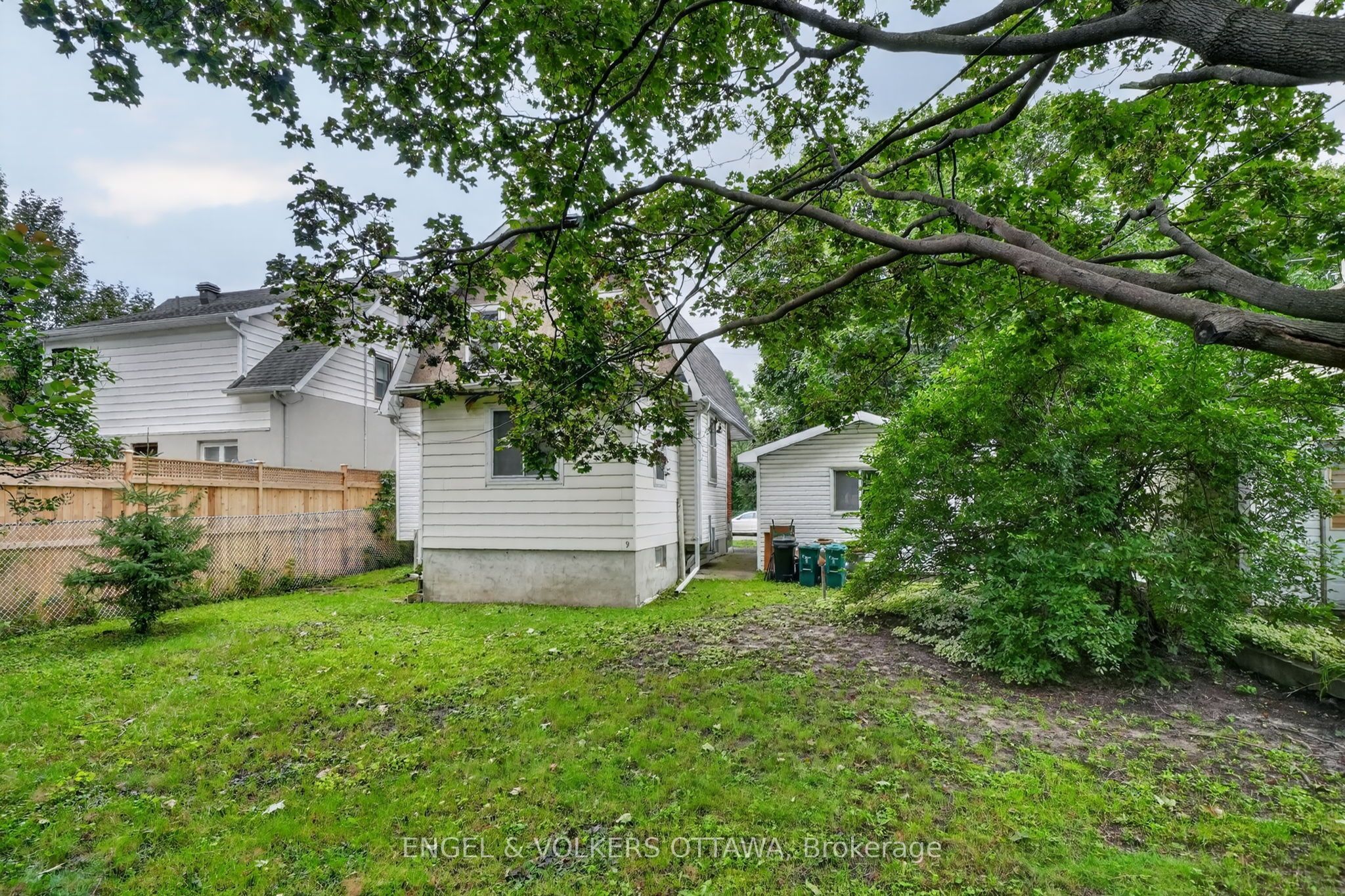 9 Geneva Street Property Photo 20