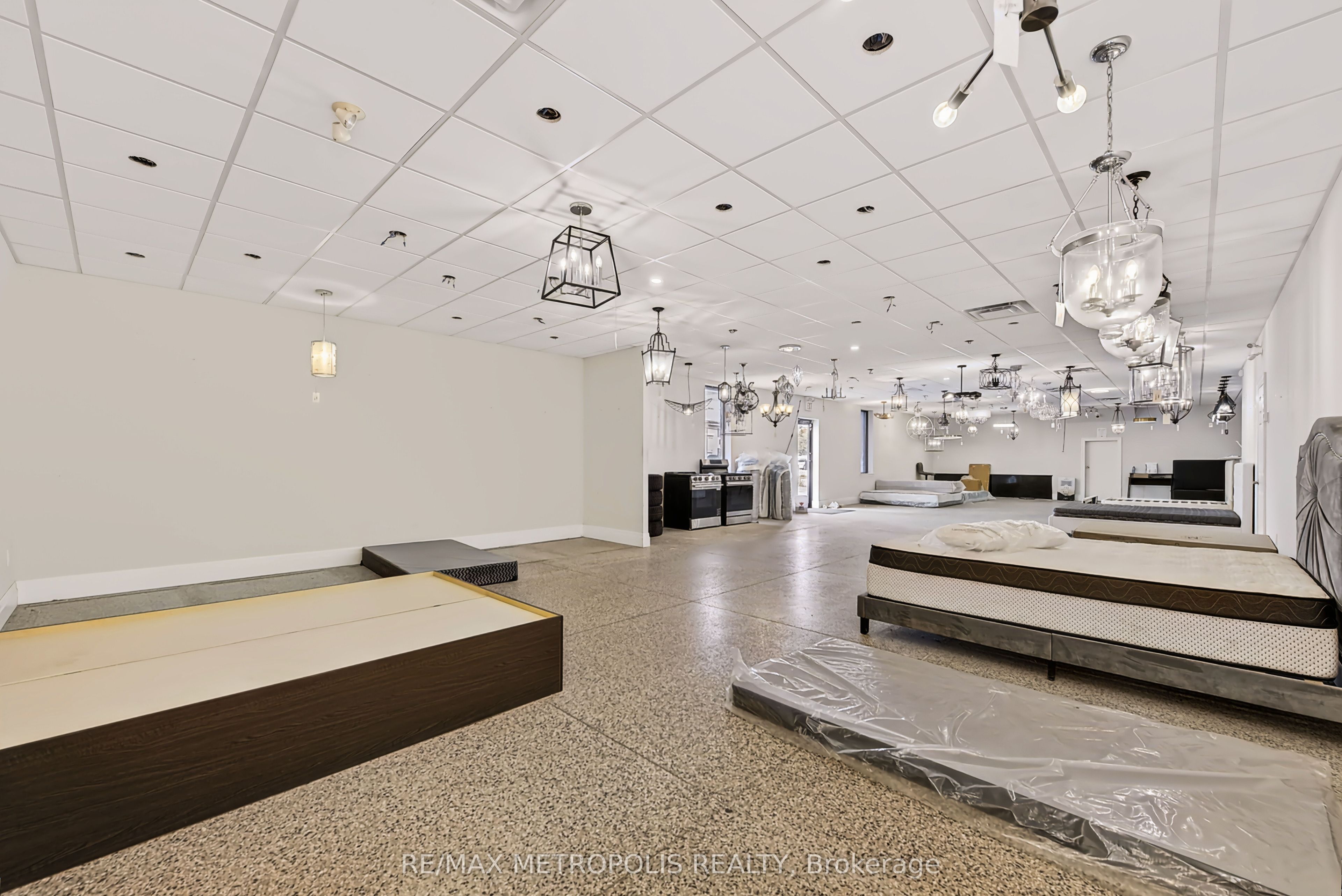 551 York Street Property Photo 4