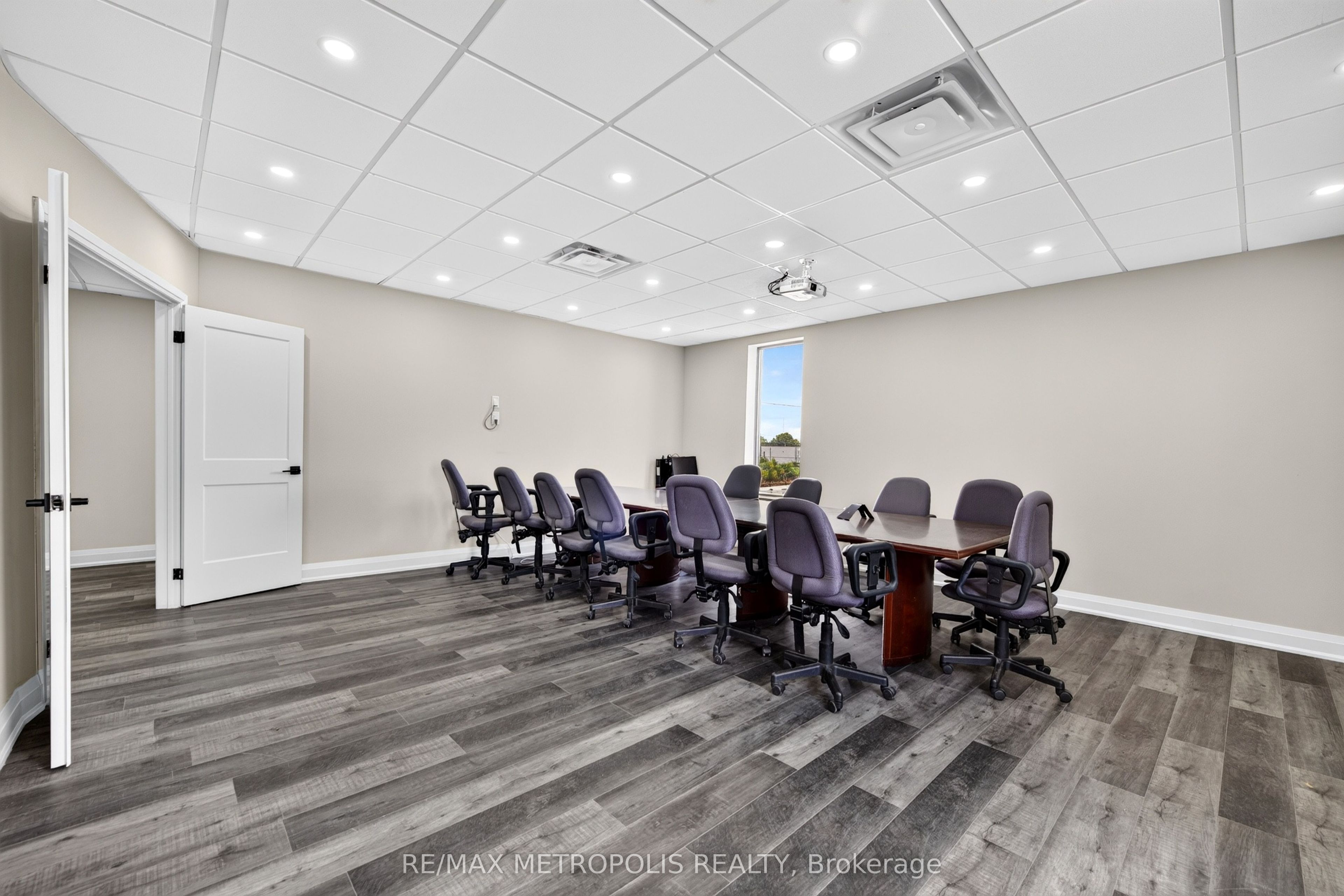 551 York Street Property Photo 16