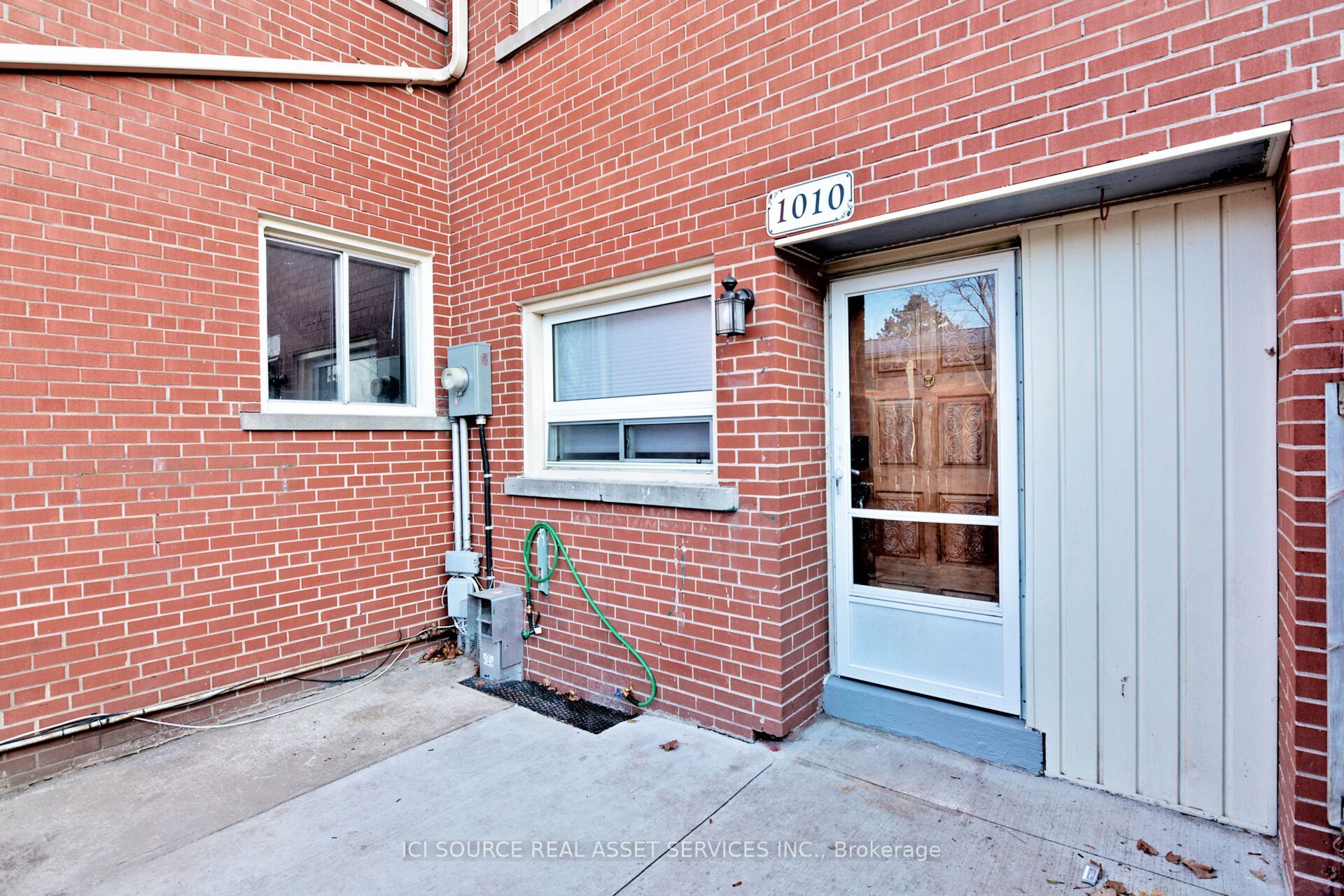 1010 Kipps Lane Property Photo 2