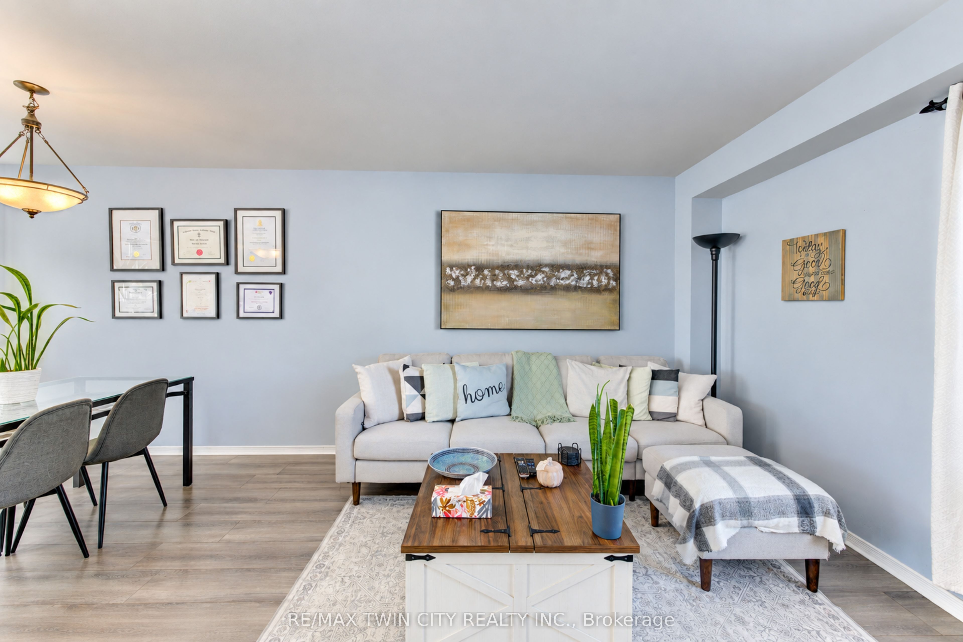 190 Nith River Way Property Photo 4