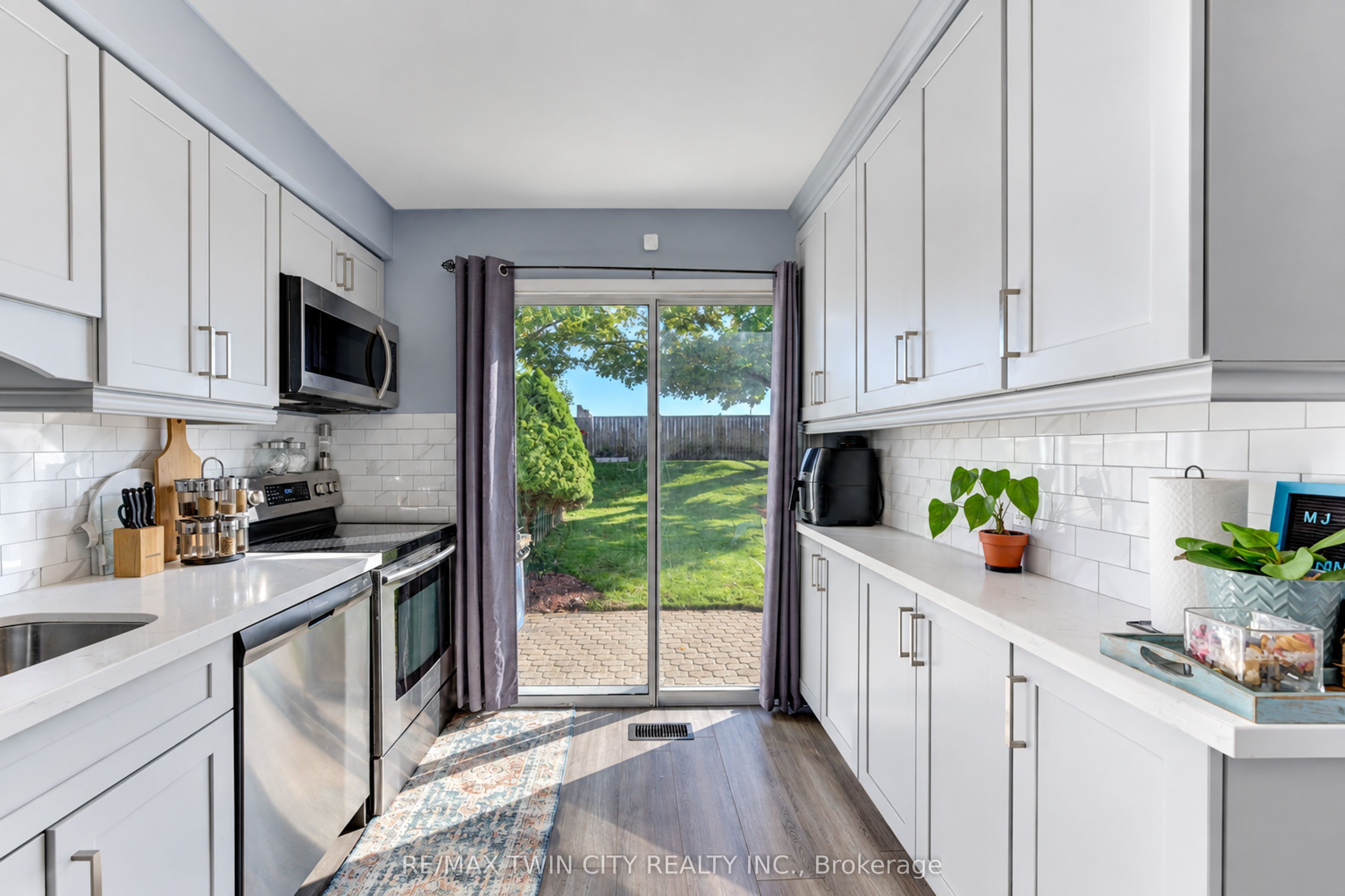 190 Nith River Way Property Photo 11