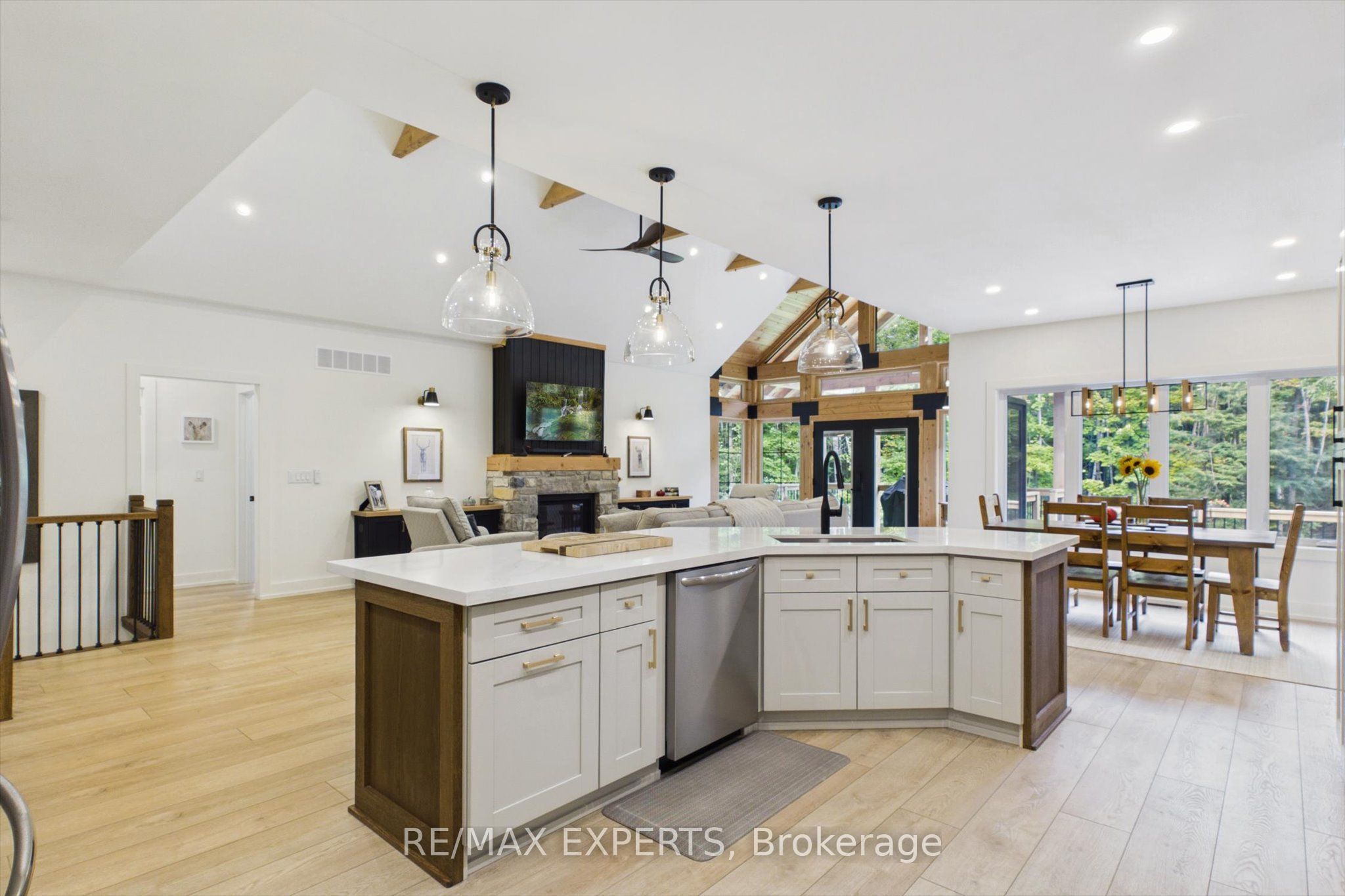 1072 Xavier Street Property Photo 13