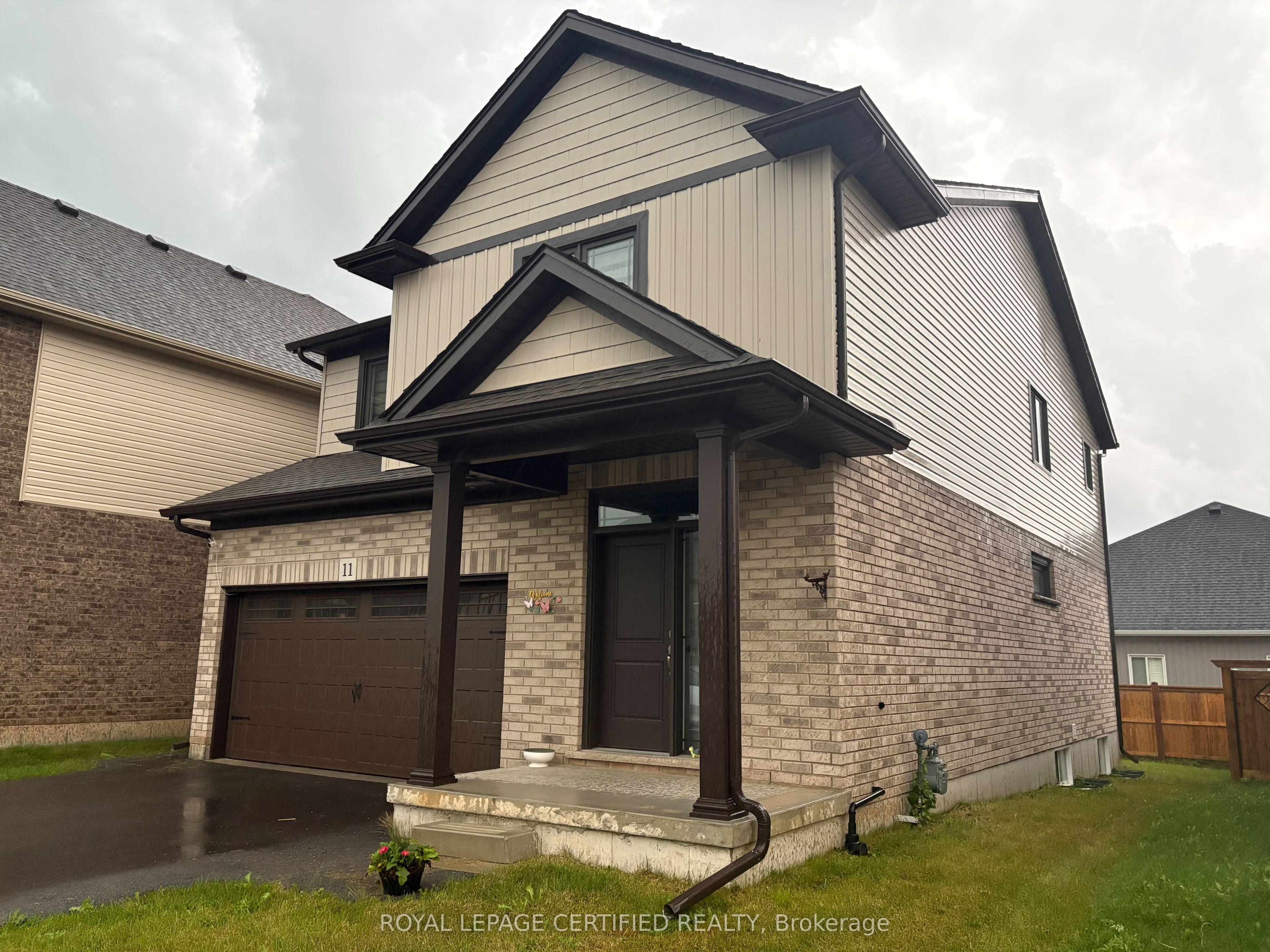 11 Alicia Crescent Property Photo 2