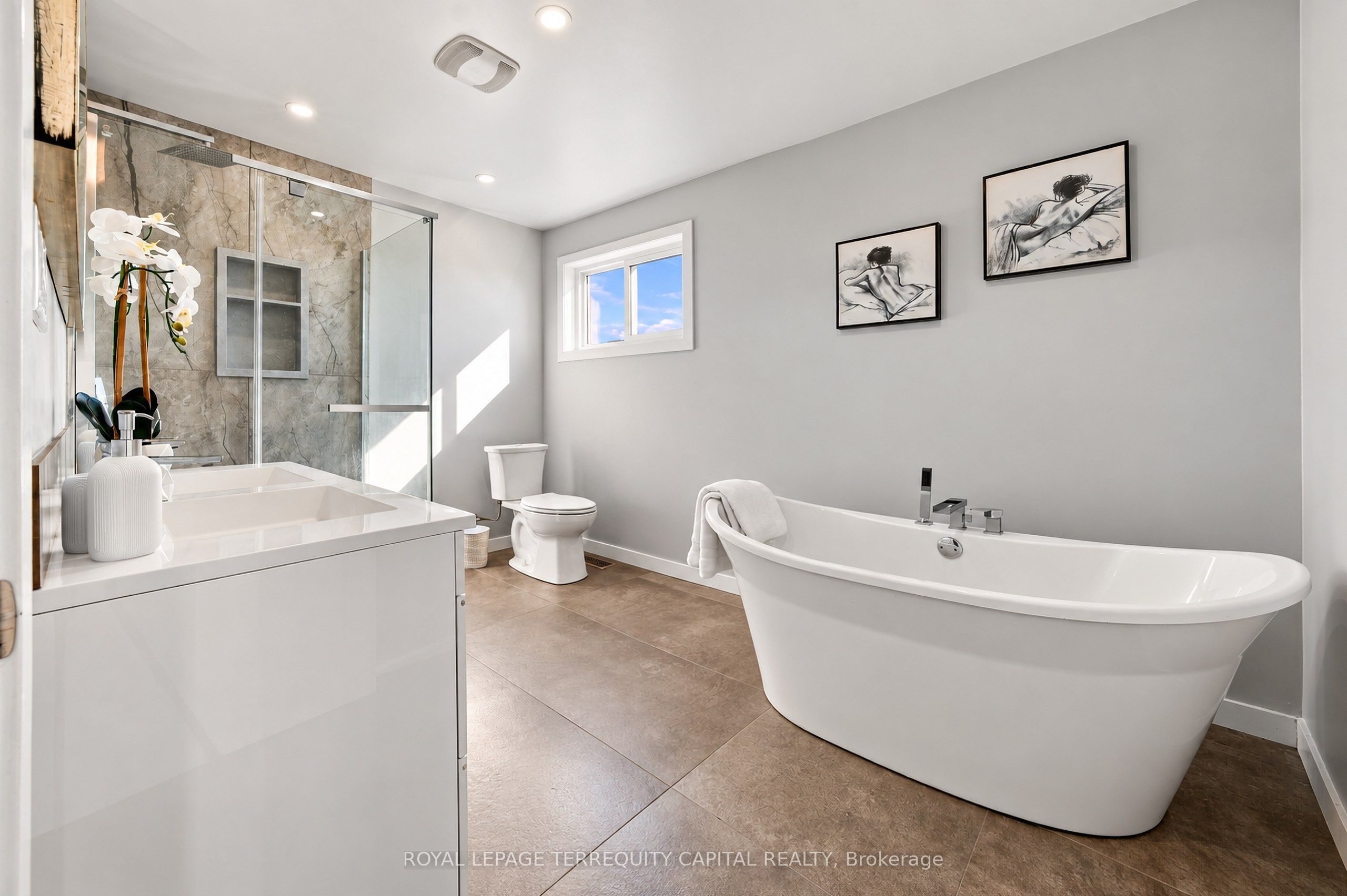165 East West Line Property Photo 23
