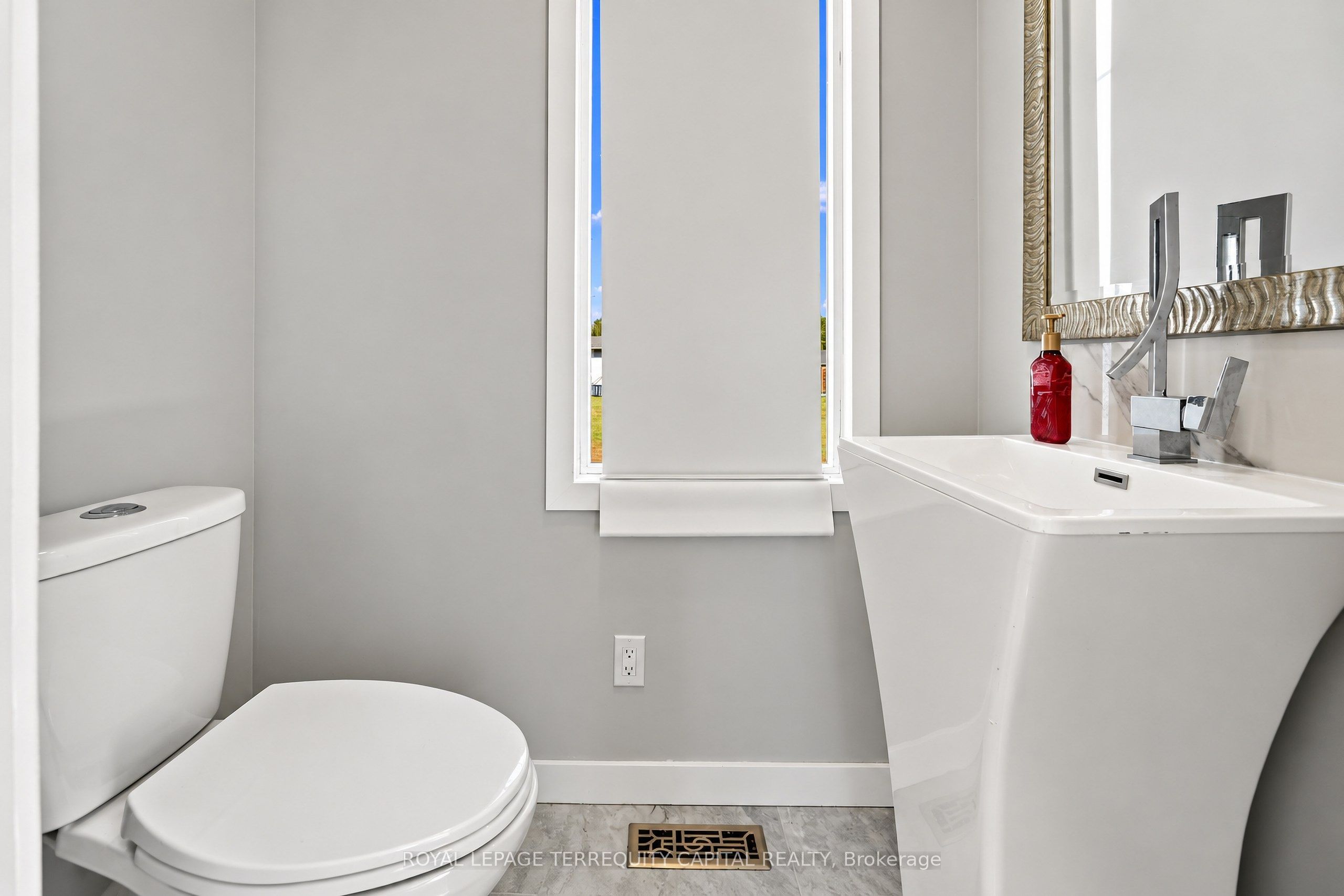 165 East West Line Property Photo 30