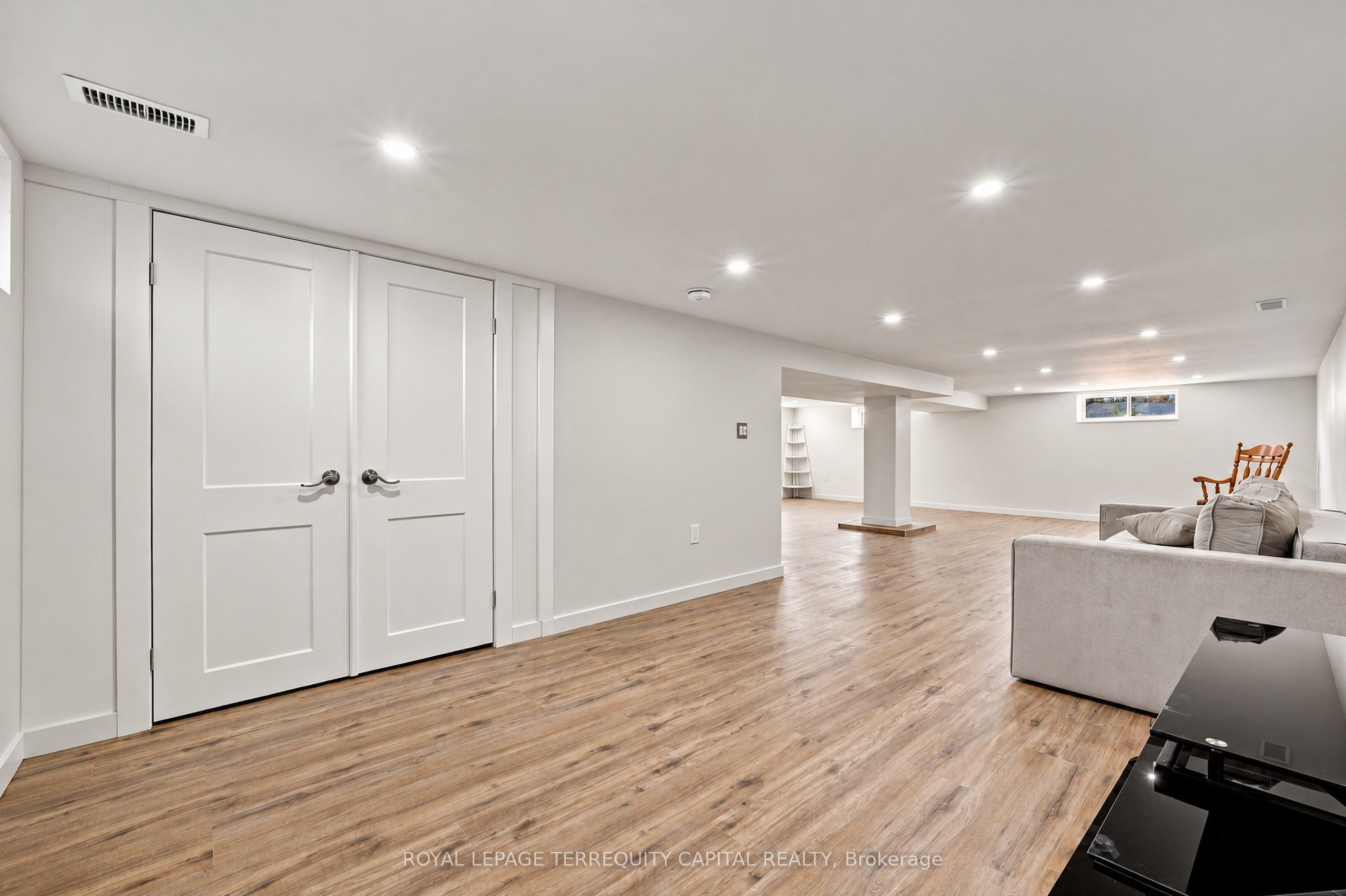 165 East West Line Property Photo 32