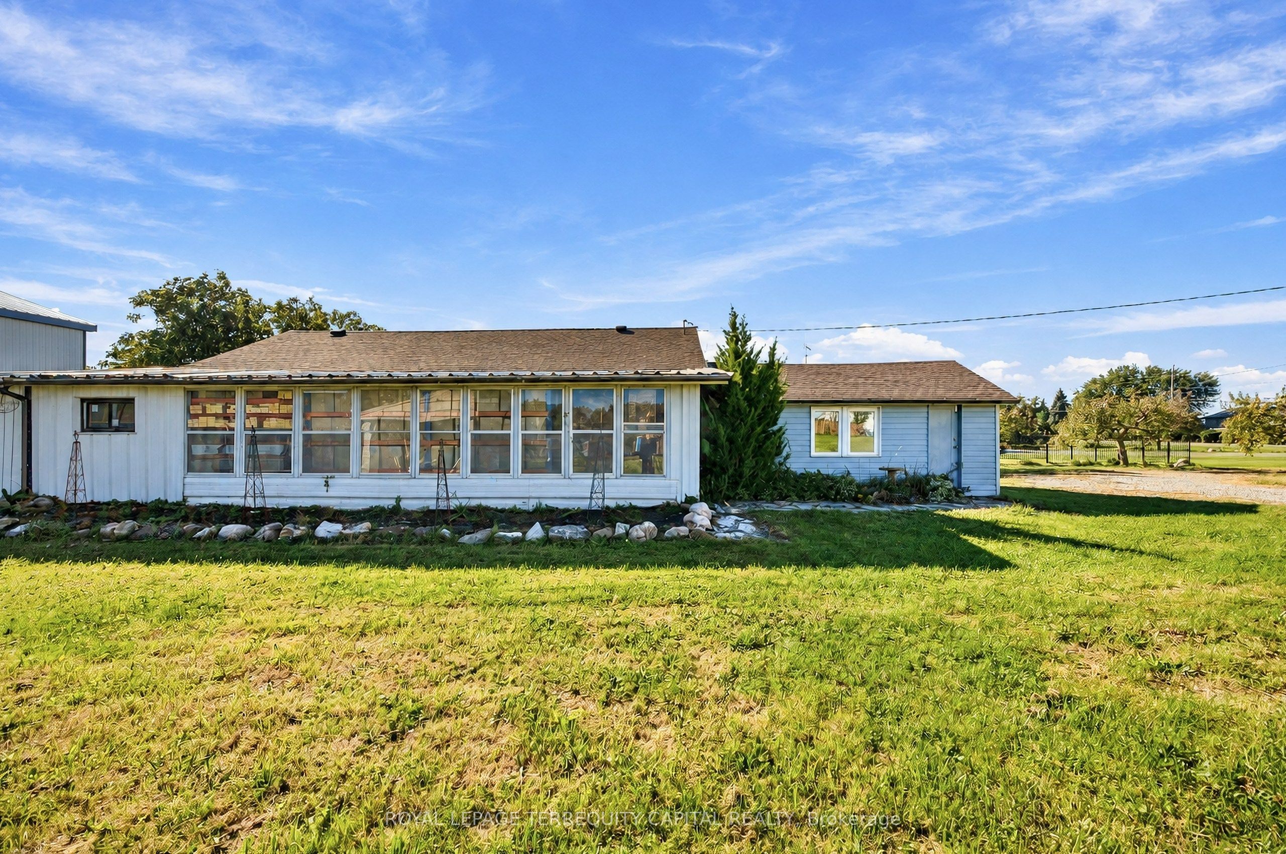 165 East West Line Property Photo 39