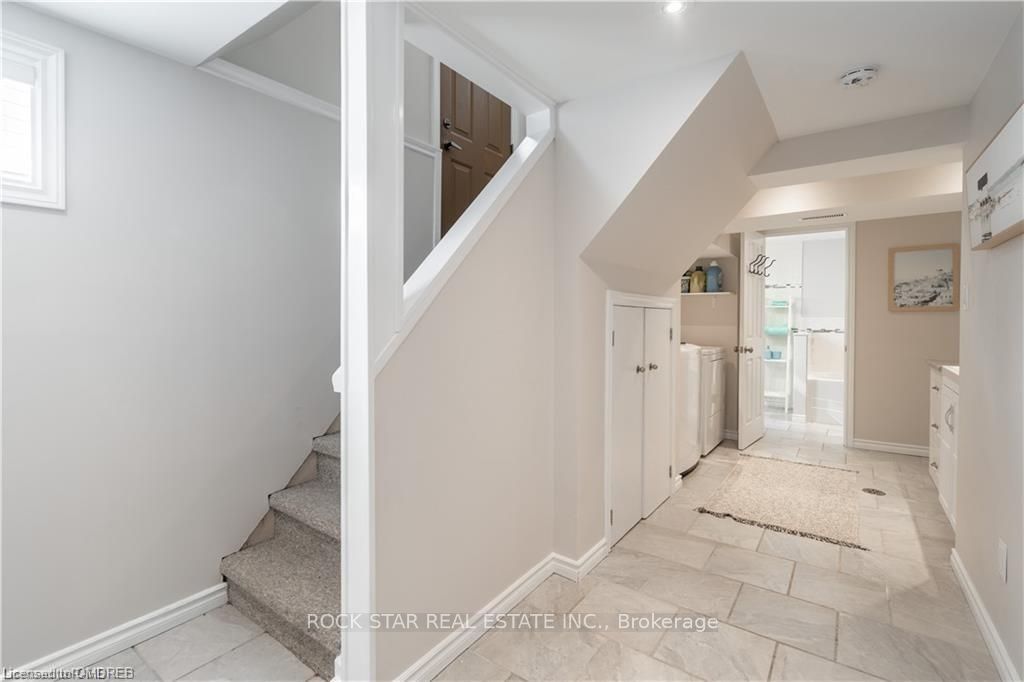 22 Fernwood Crescent Property Photo 19