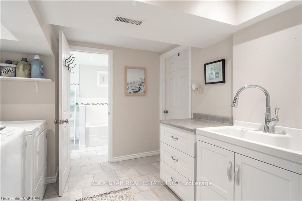 22 Fernwood Crescent Property Photo 21