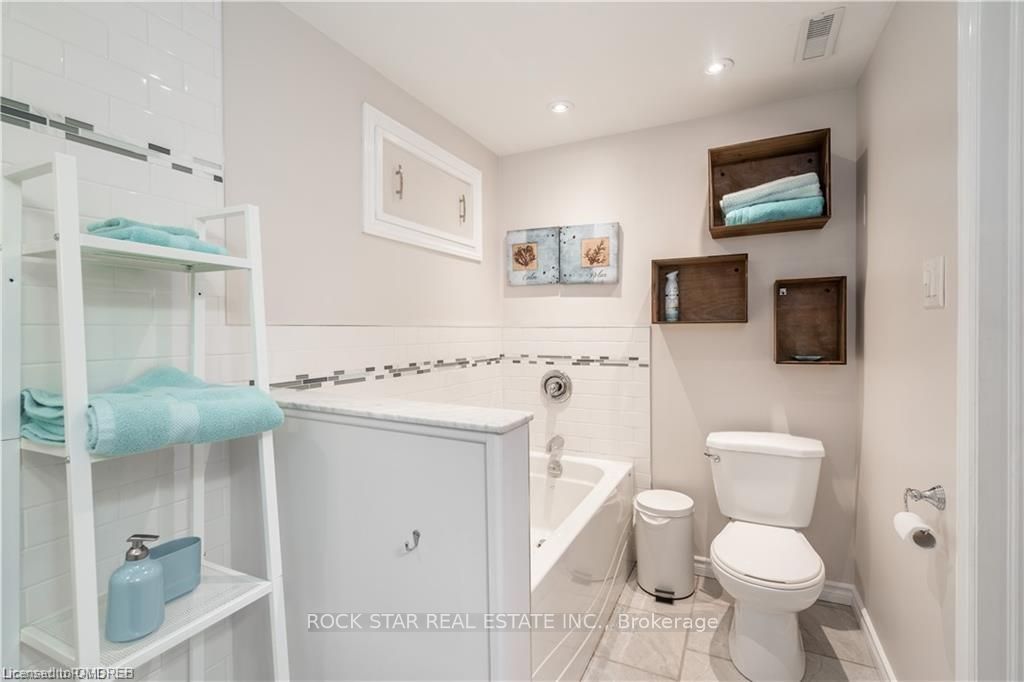 22 Fernwood Crescent Property Photo 25