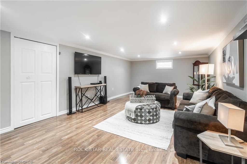 22 Fernwood Crescent Property Photo 28