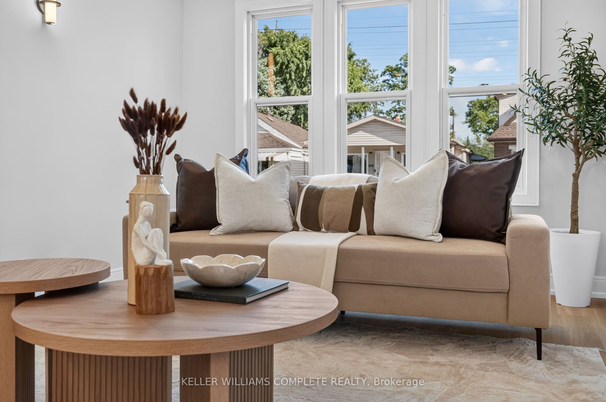 215 Paling Avenue Property Photo 8