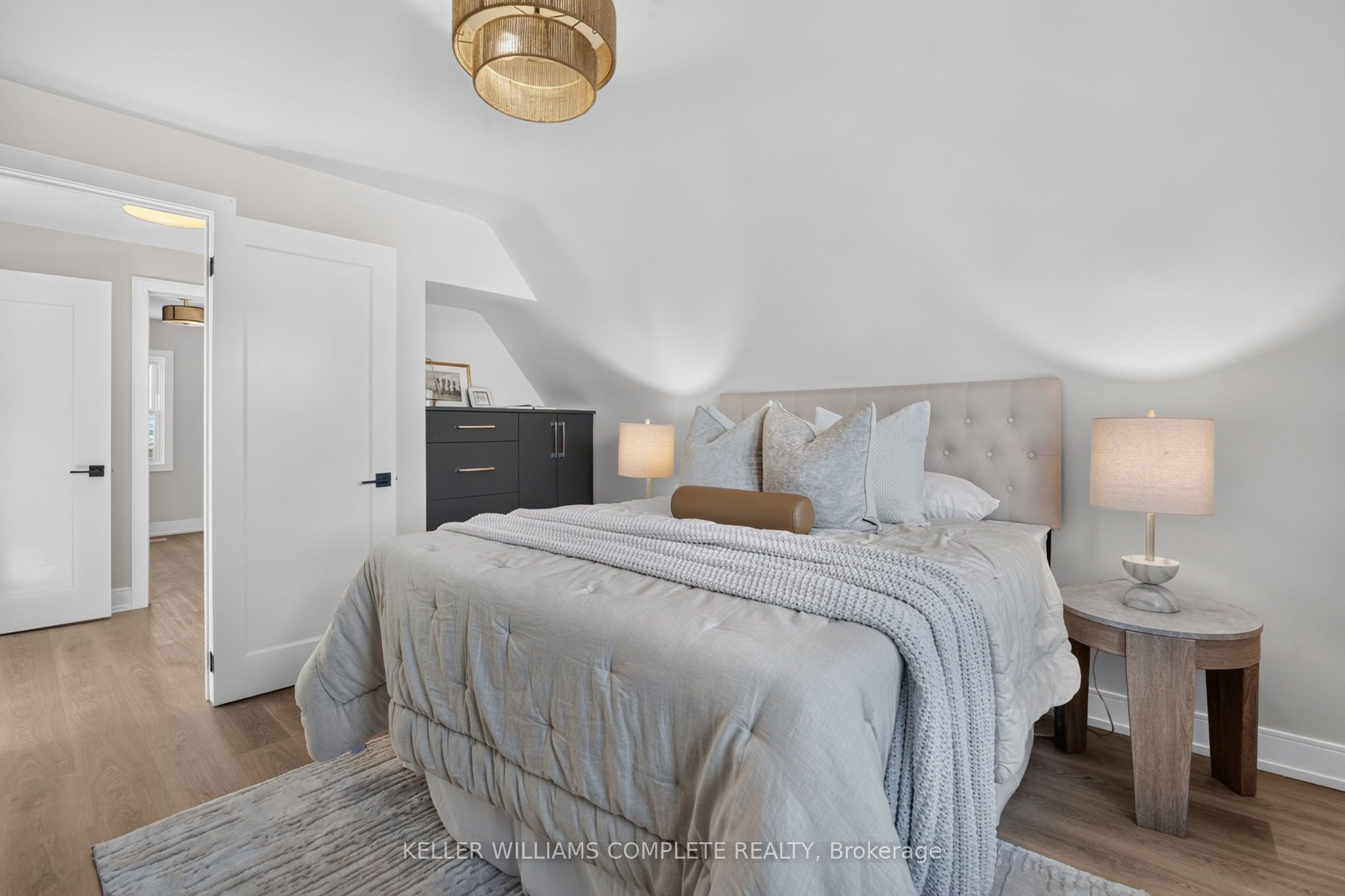 215 Paling Avenue Property Photo 28