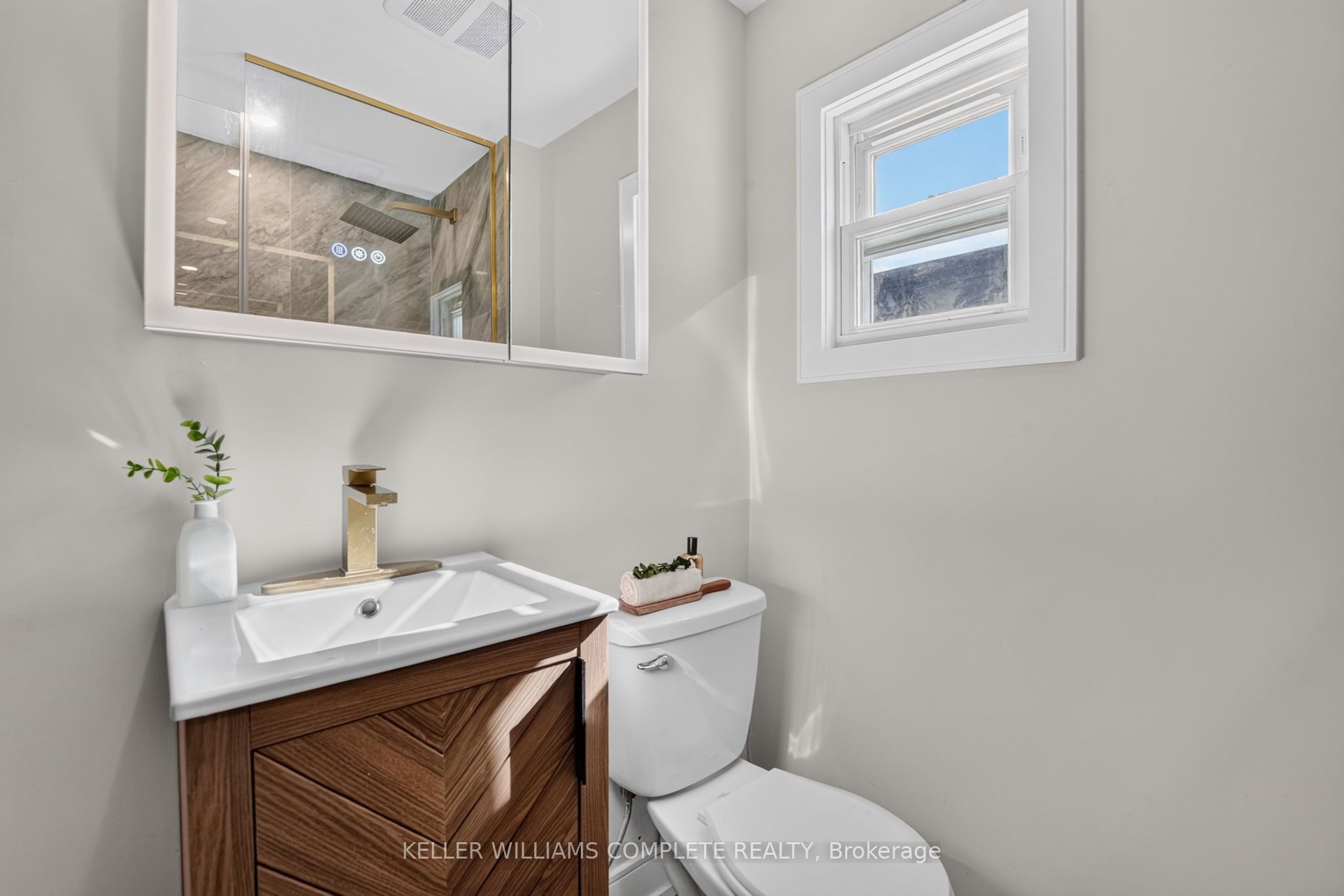 215 Paling Avenue Property Photo 32
