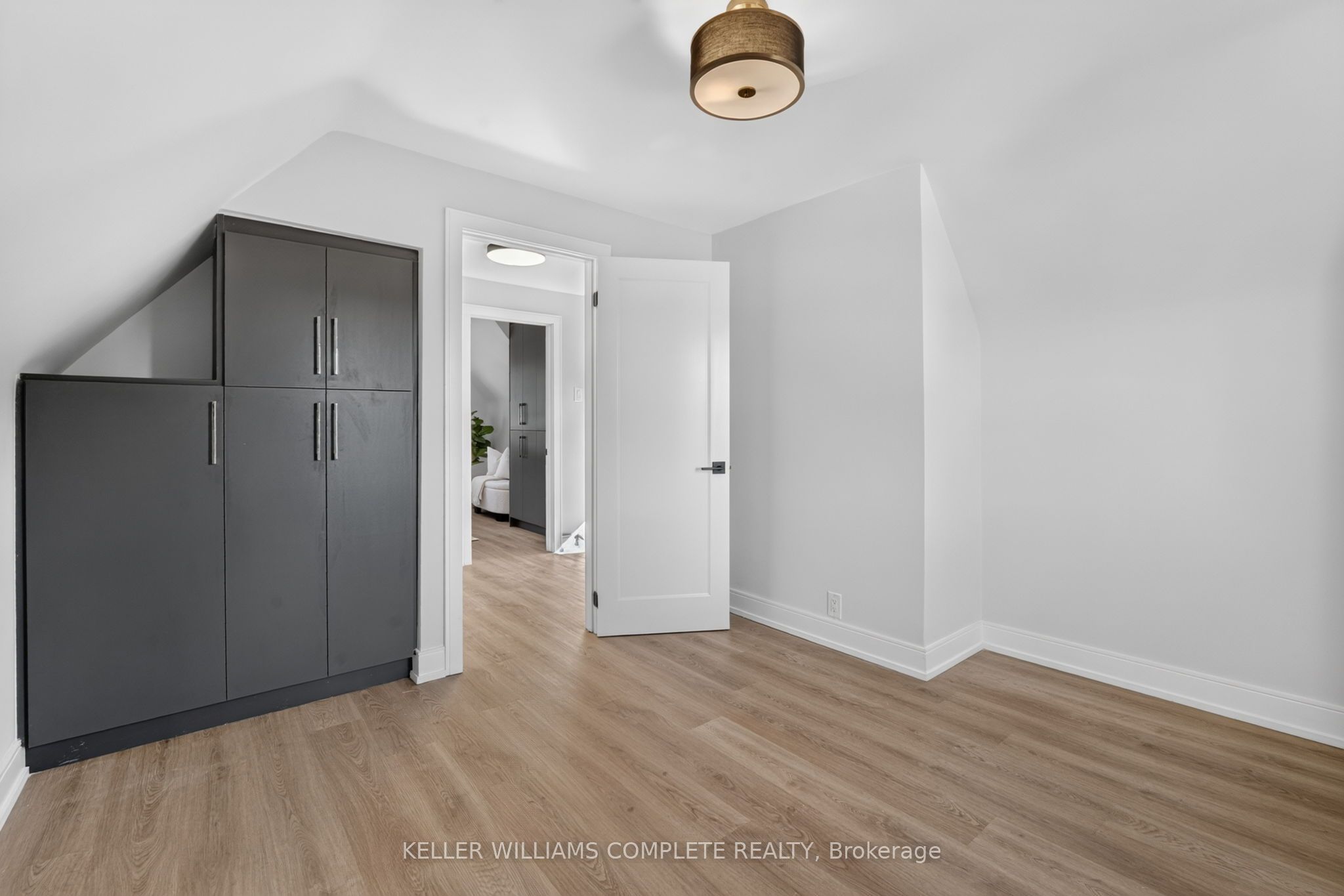 215 Paling Avenue Property Photo 33