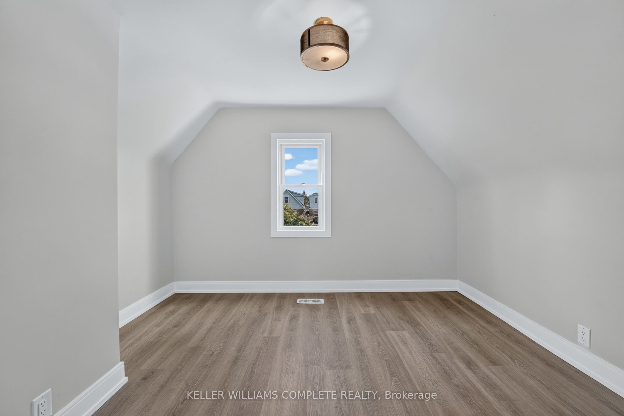 215 Paling Avenue Property Photo 34