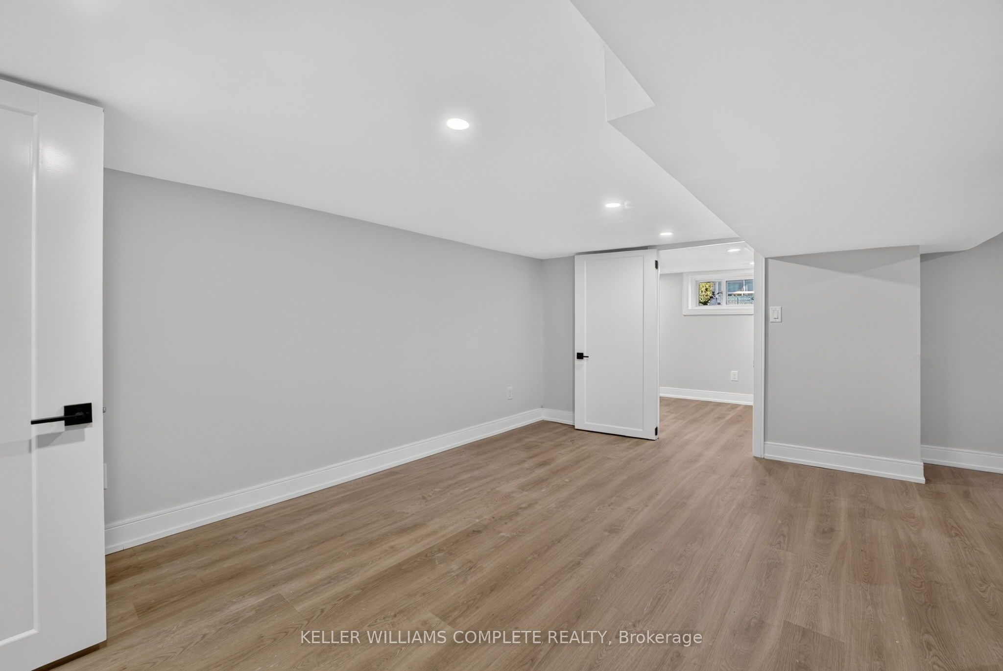 215 Paling Avenue Property Photo 39