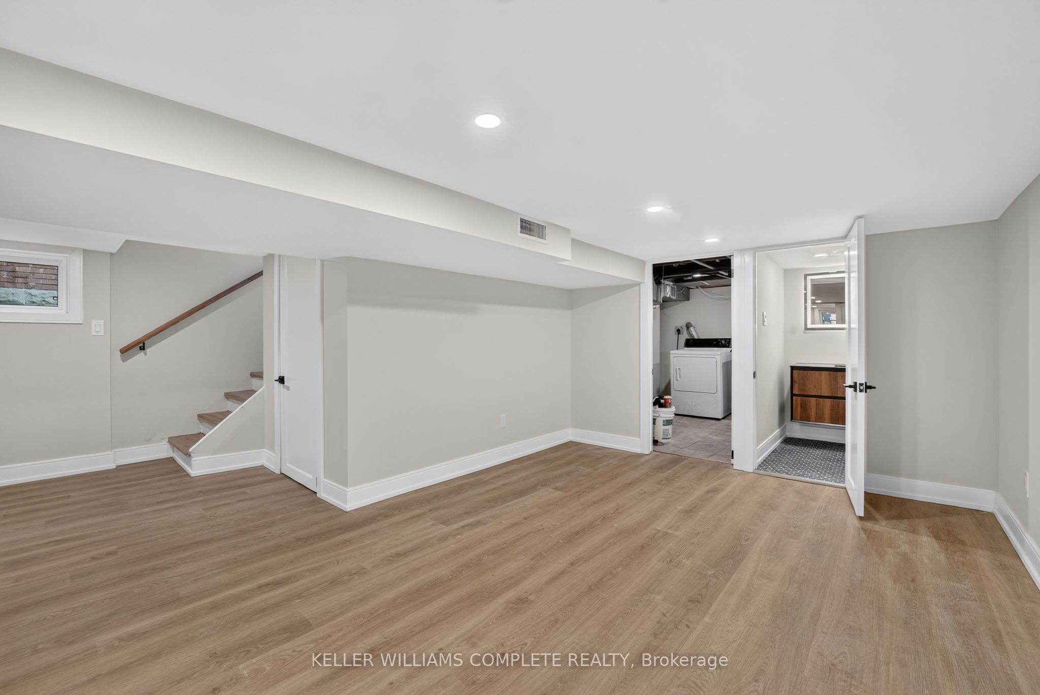215 Paling Avenue Property Photo 40