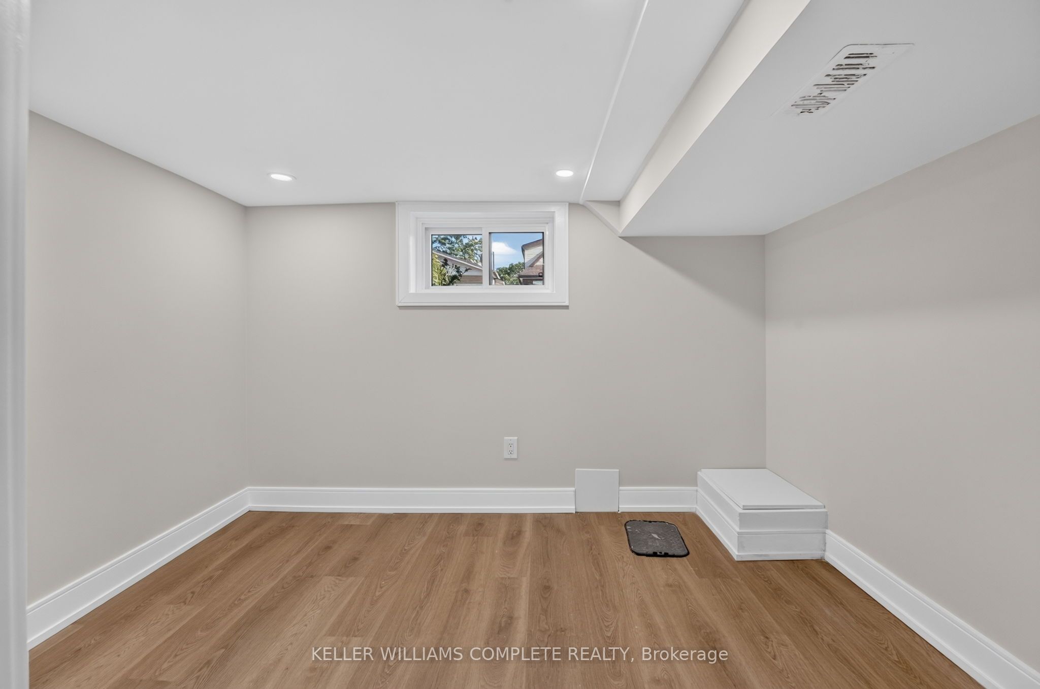 215 Paling Avenue Property Photo 41