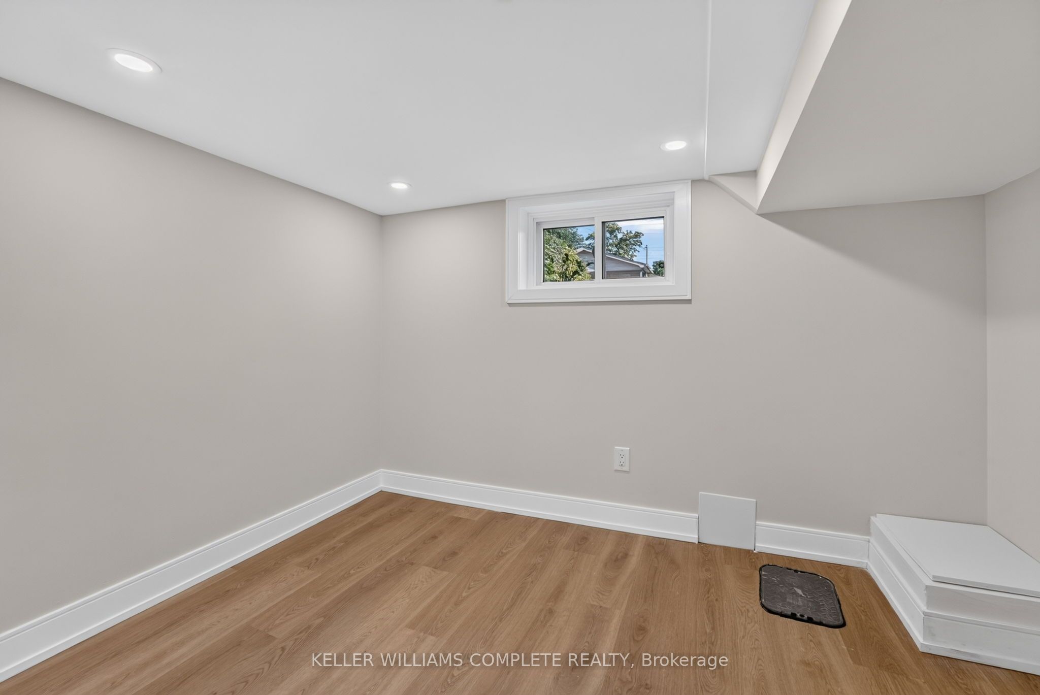 215 Paling Avenue Property Photo 42
