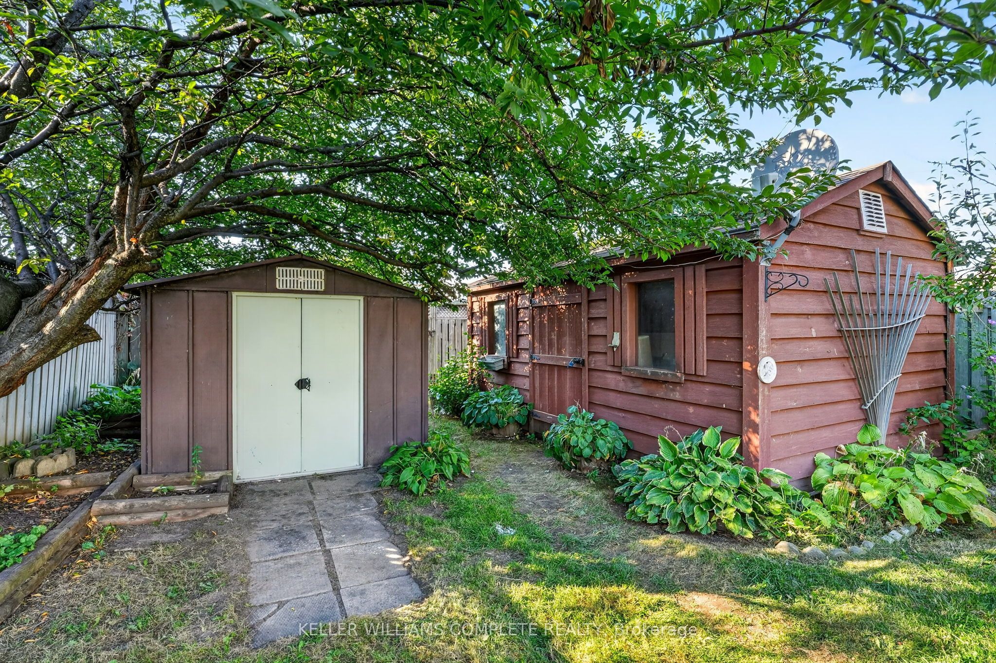 215 Paling Avenue Property Photo 48