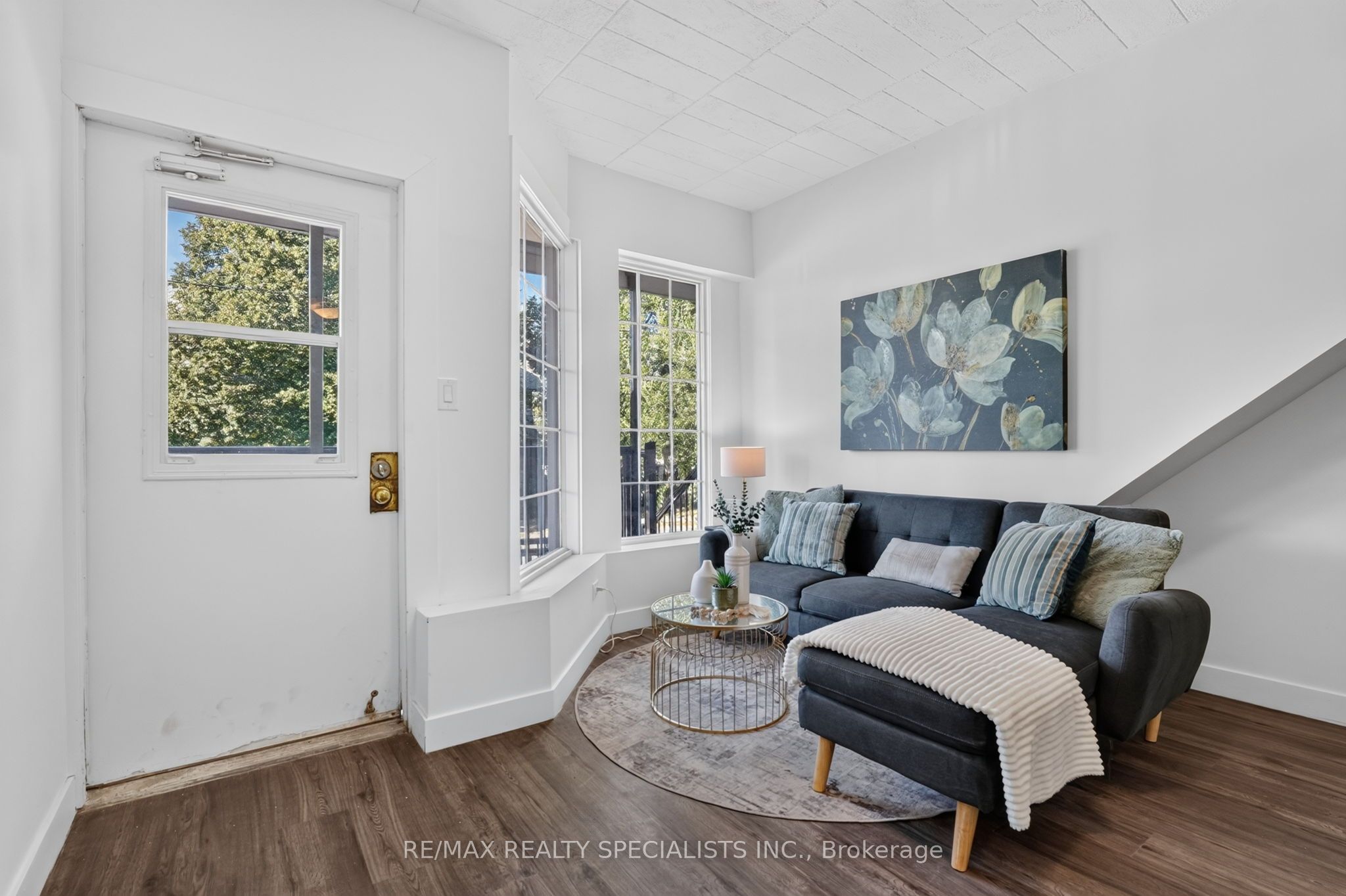 44 Queenston Street 11 Property Photo 3