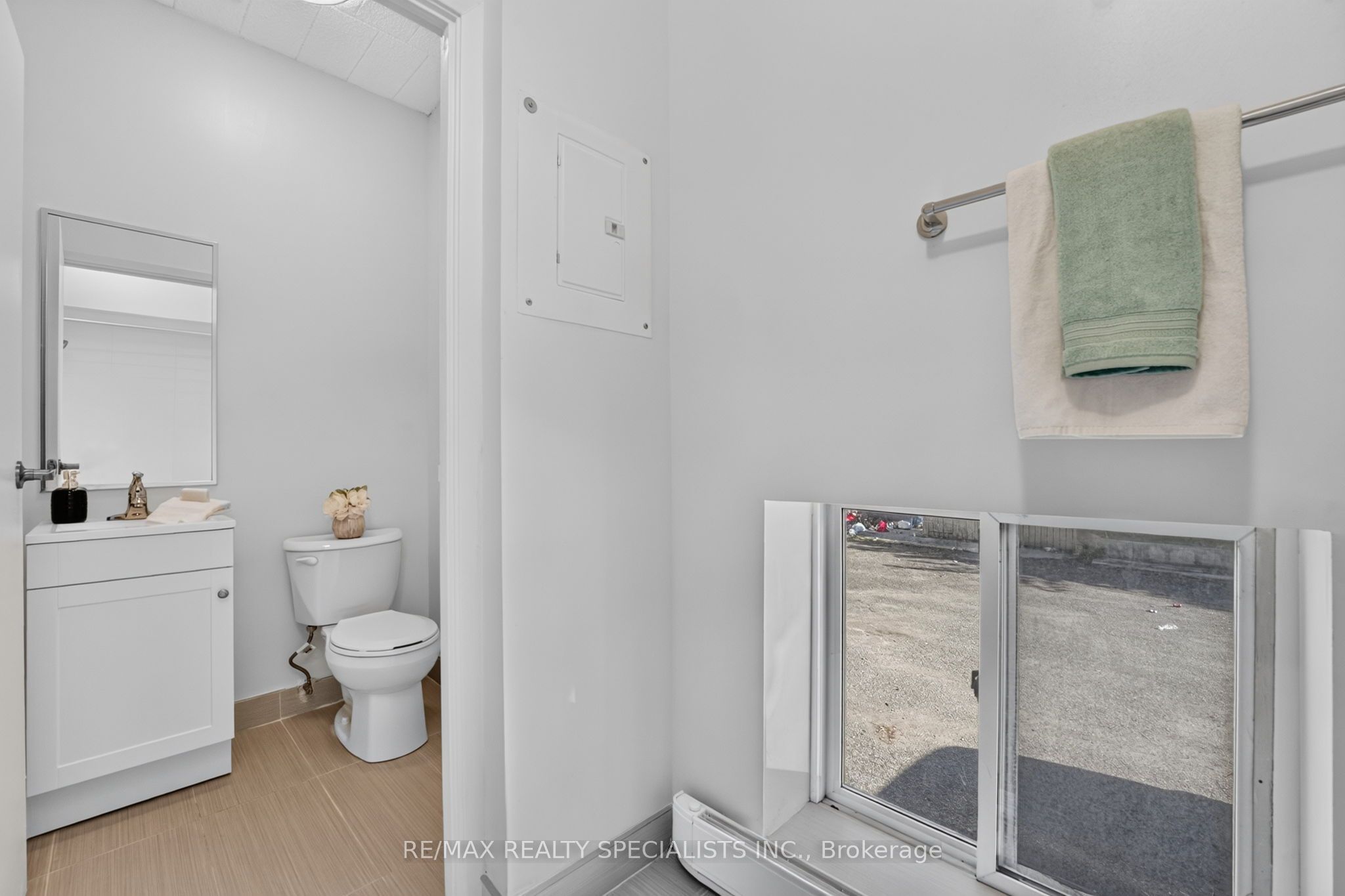 44 Queenston Street 11 Property Photo 17