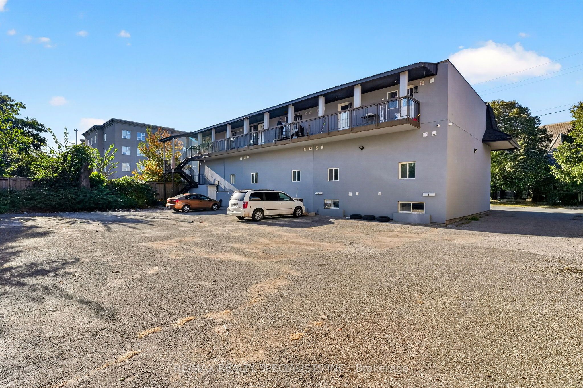 44 Queenston Street 11 Property Photo 23