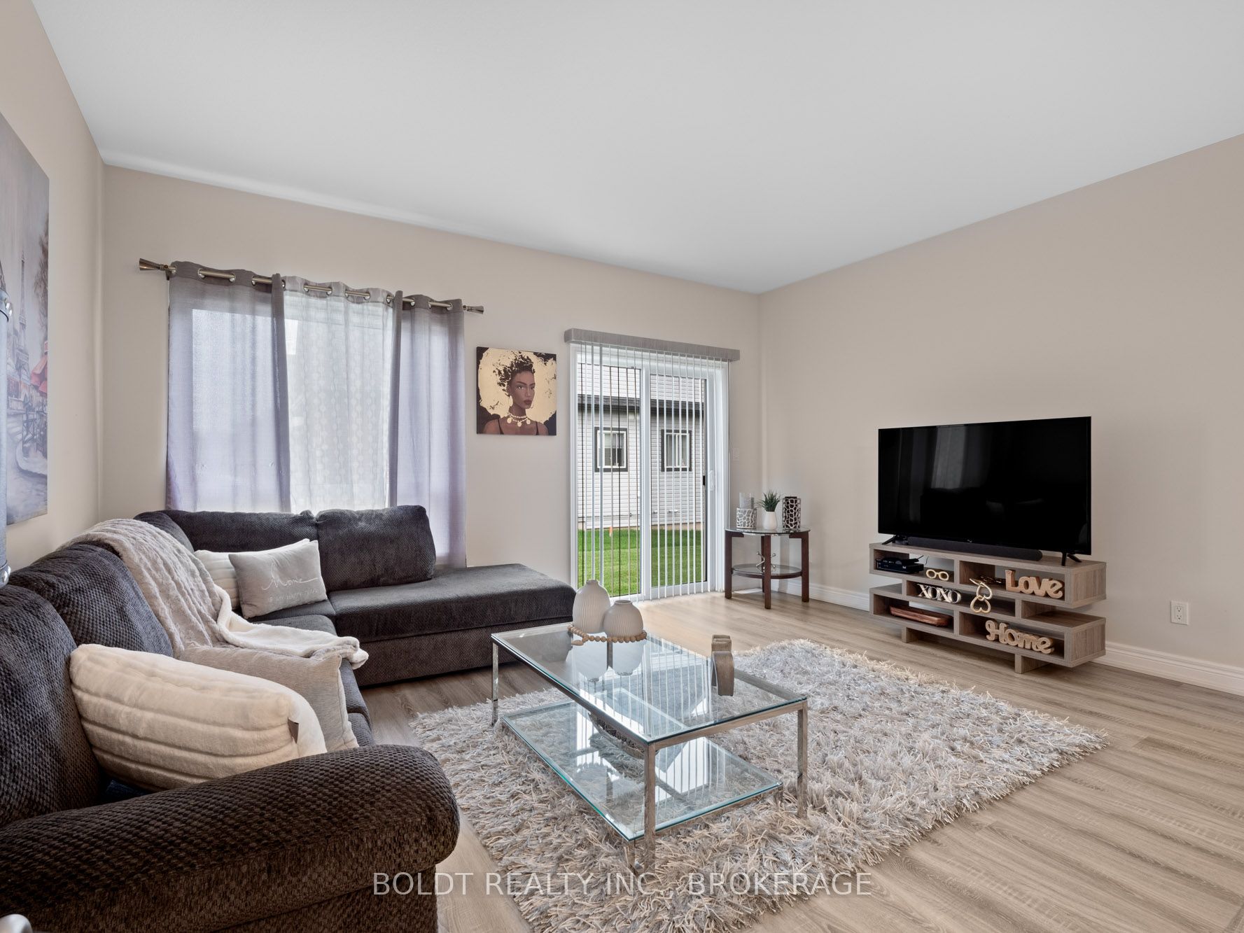 412 Hummel Crescent Property Photo 15