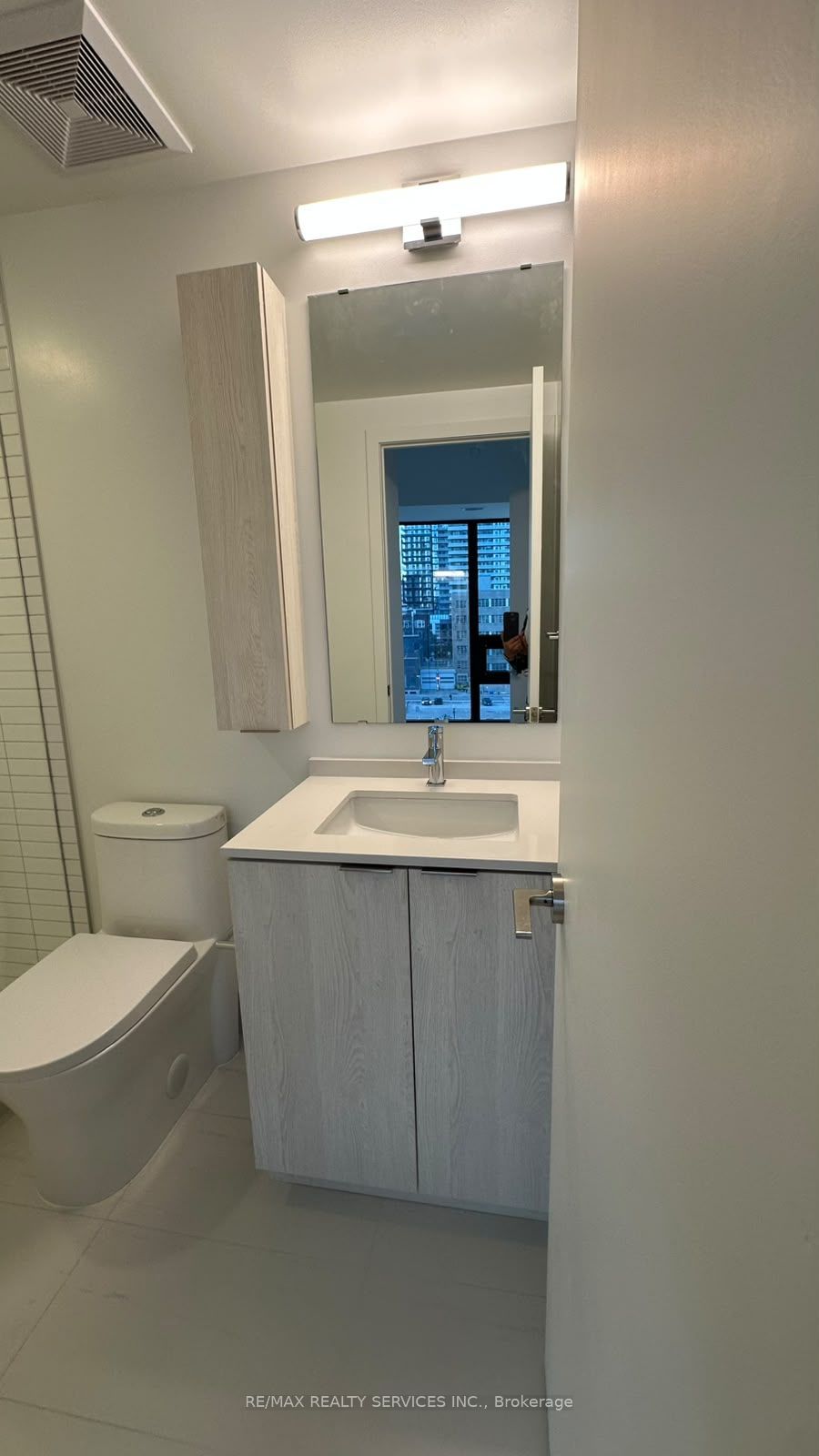 91 John Street 704 Property Photo 9