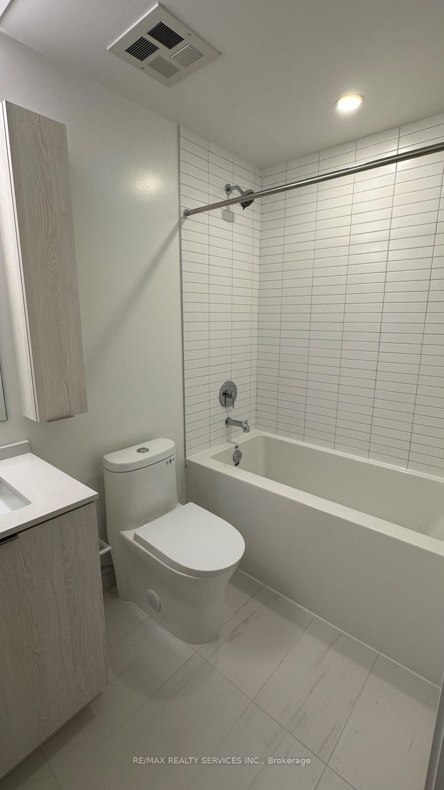 91 John Street 704 Property Photo 15