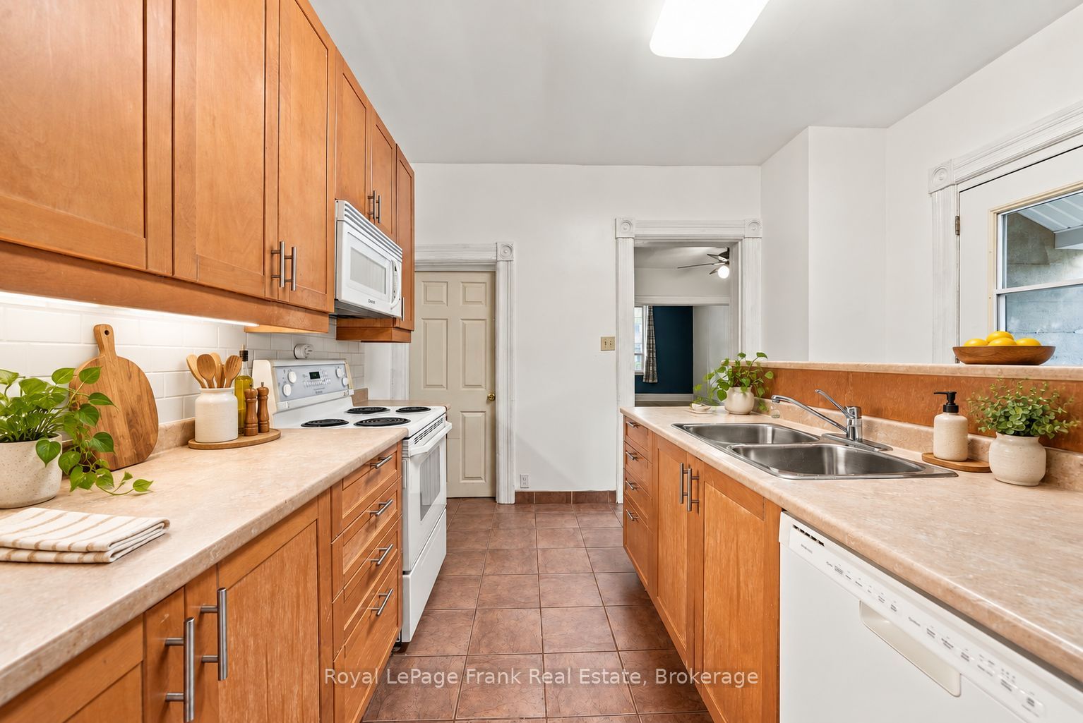 492 Hopkins Avenue Property Photo 19